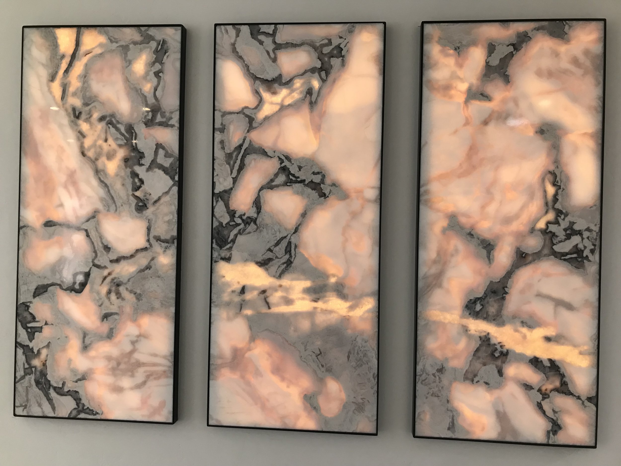 Quartzite accent backlit wall frames