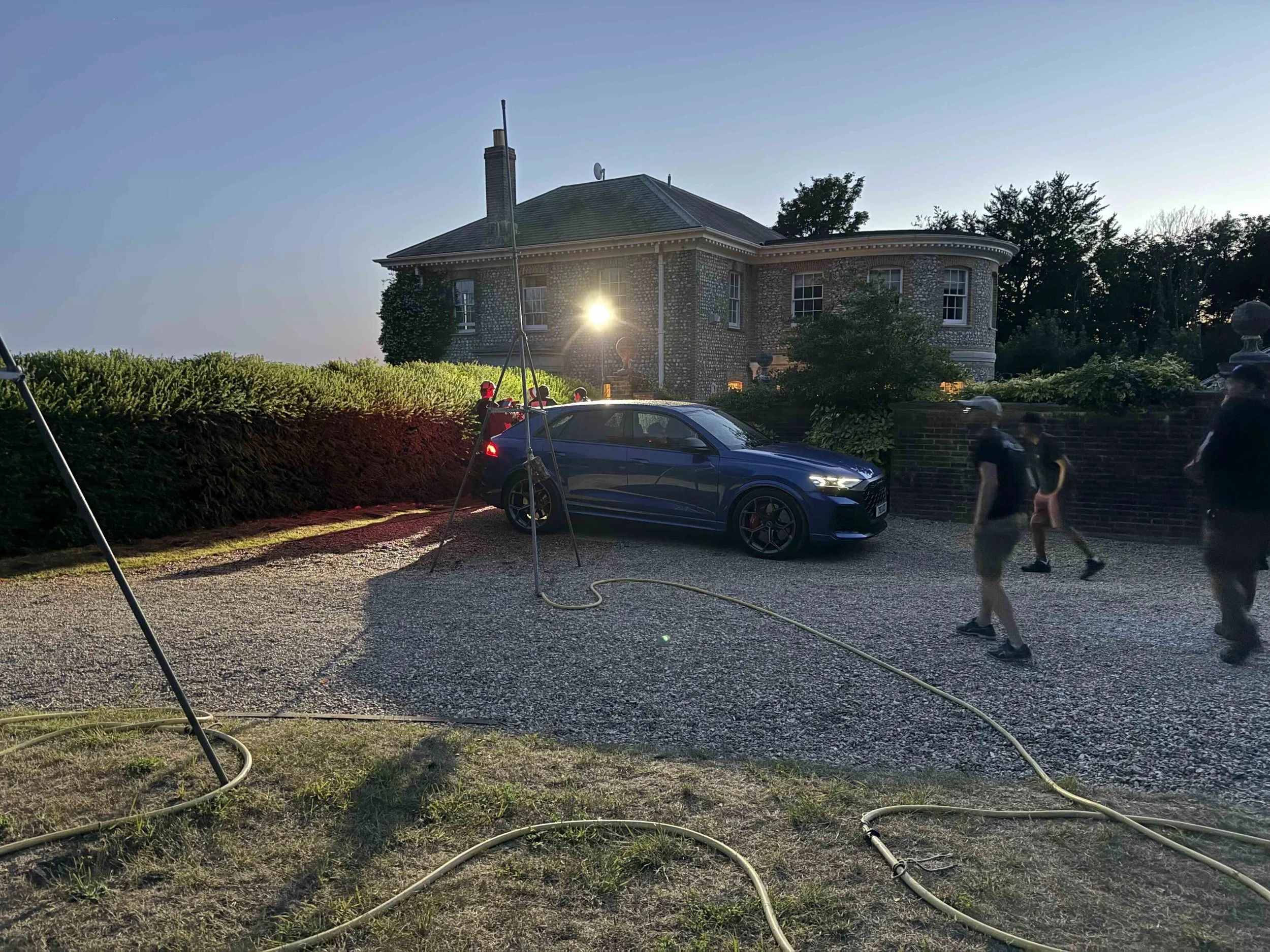 Behind the scenes on the "English weather" reel