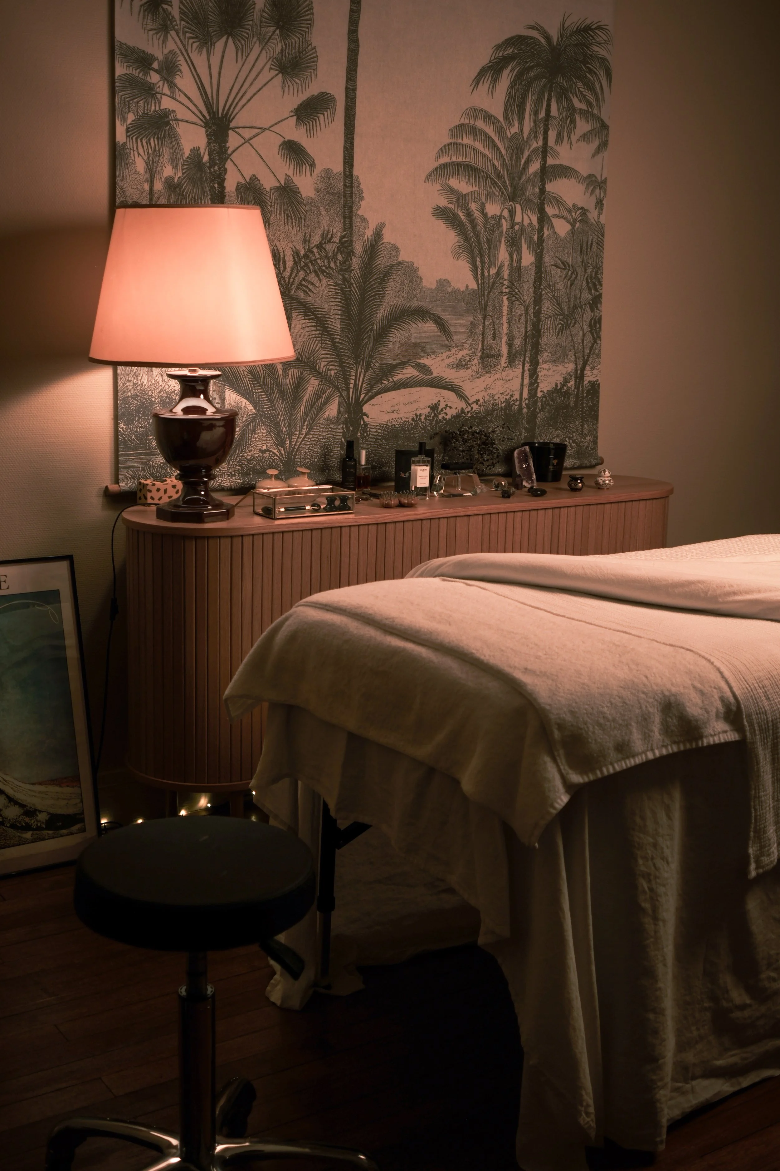 Ambiance chaleureuse du tudio de massage du visage de Daphné BONNET facialiste LA GARENNE.