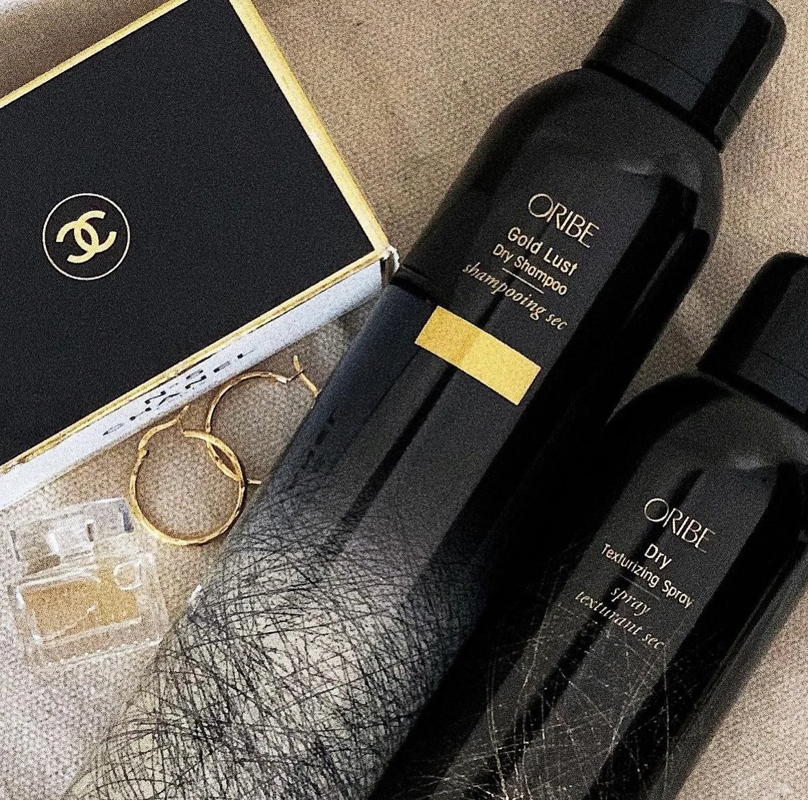 The Oribe dry shampoo and dry texture spray are top sellers! 💫 

The dry shampoo doesn&rsquo;t have grit or hold where the texture spray definitely has that grit! 

Both have invisible powders so they are undetectable in the hair and absorb oil! Whi