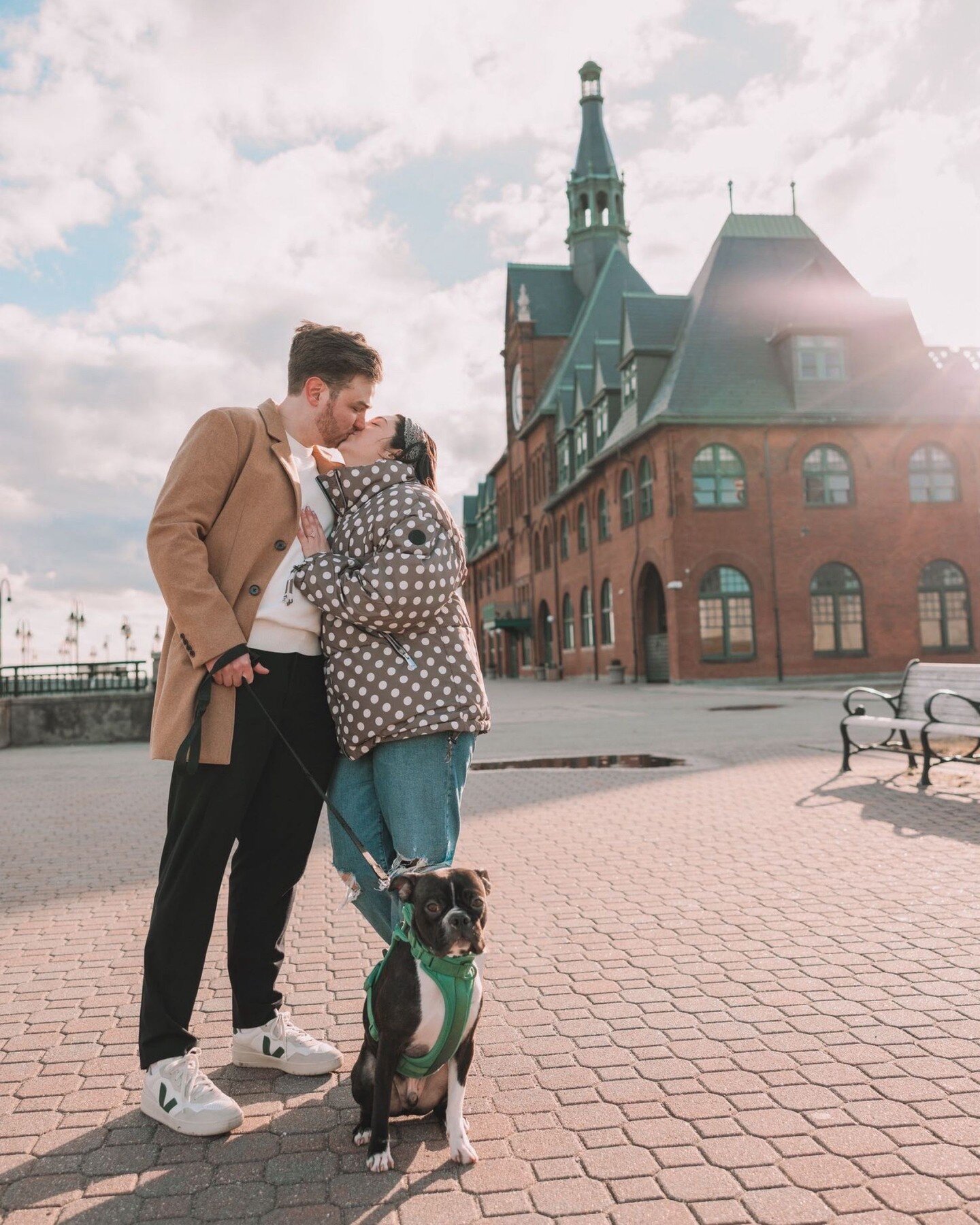 Proposals that involve the whole family are top tier. Congrats Brett &amp; Alyssa!