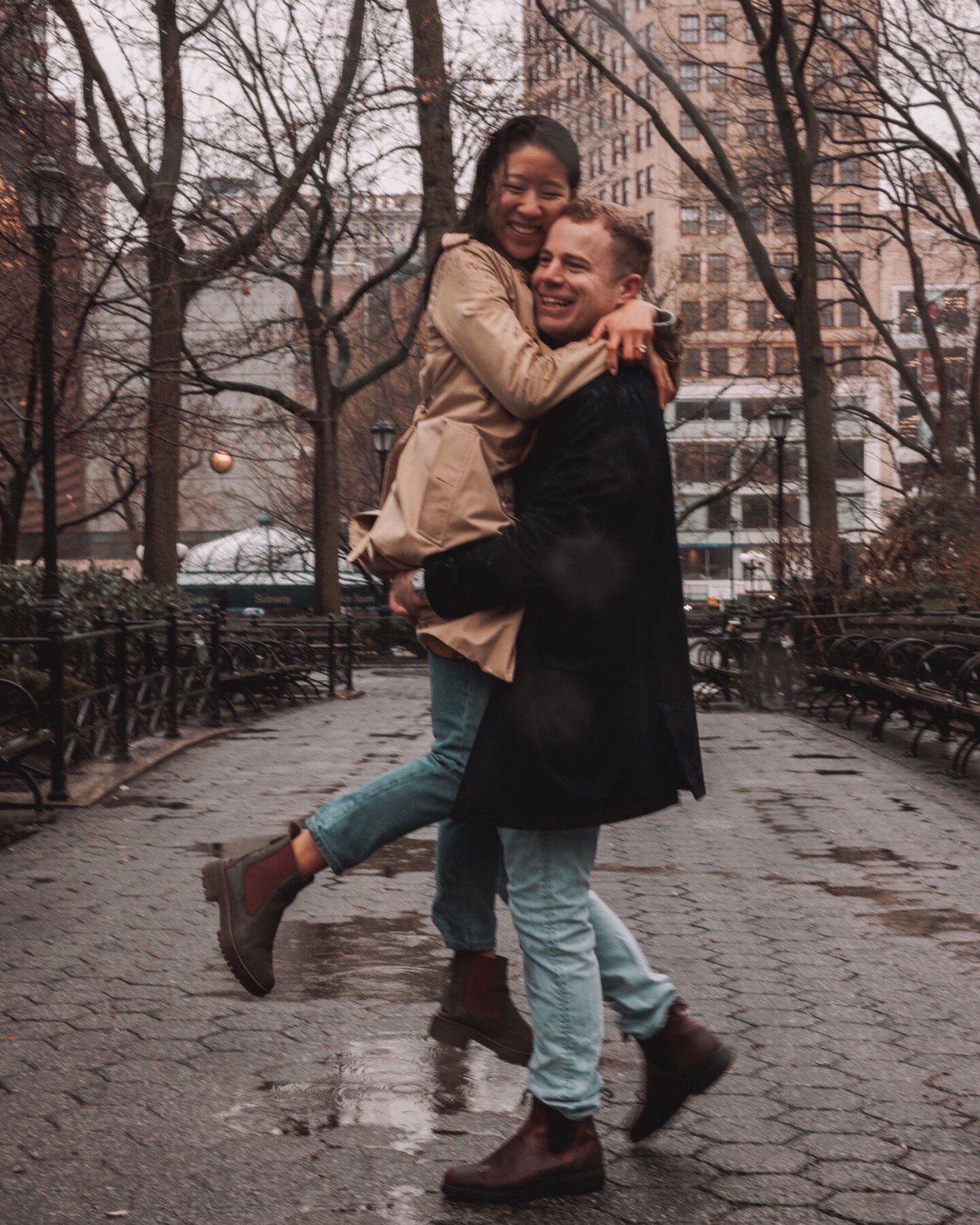 If you&rsquo;re not gonna hold me like this in the rain, I don&rsquo;t want it. Congrats Ileana &amp; Zac! 🌧️✨