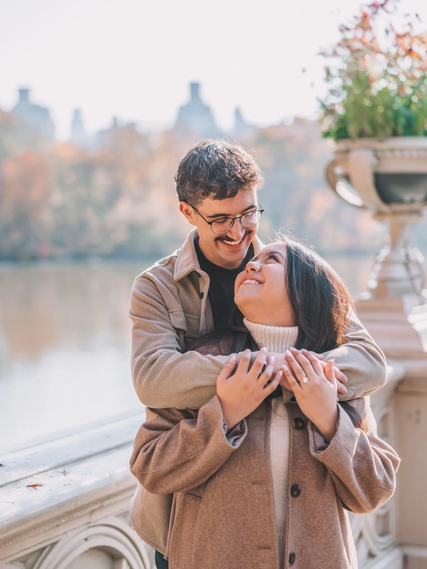 Check out the 5th photo if you&rsquo;re looking for inspiration on perfect proposal form. Congrats H &amp; A! 💪💍
.
.
.
#nycproposal #nycproposalphotographer #nycengagement #nycengagementphotographer #nycweddingphotographer