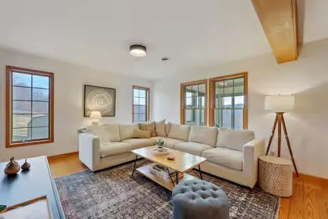 Air BnB House 2.jpg