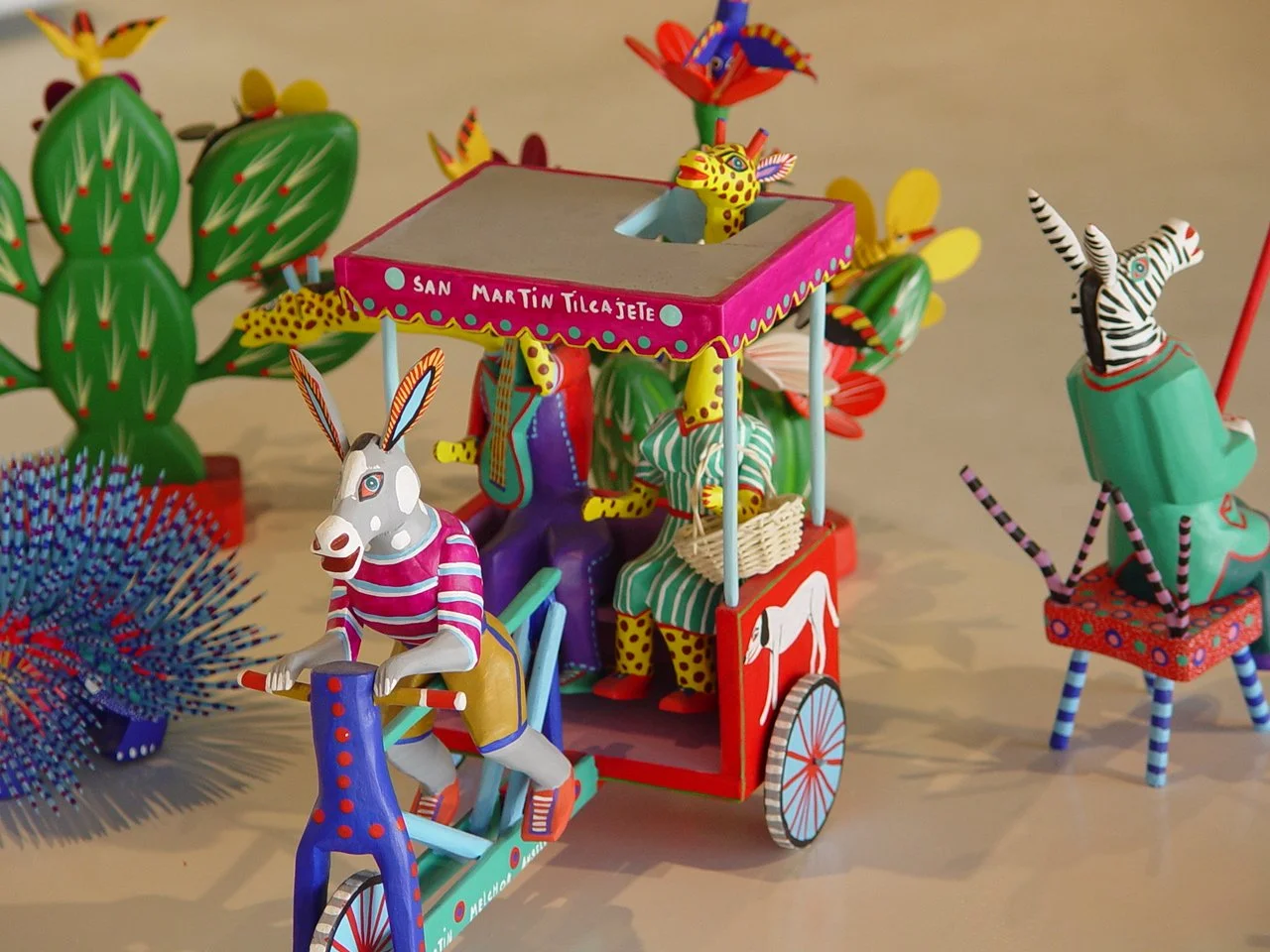 Alebrijes- Museo de Artesanias de Barro Negro, San Bartolo Coyotepec, Oaxaca.JPG