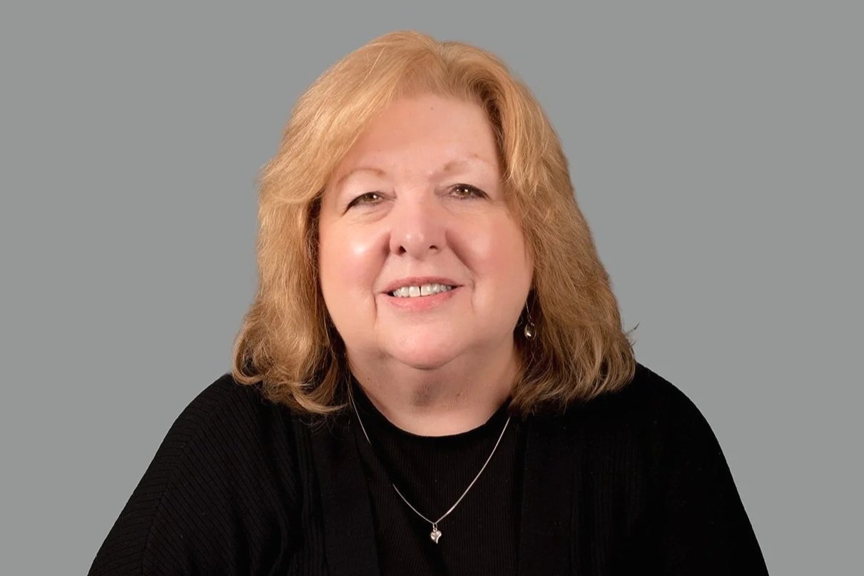 Professional headshot of Elizabeth Levy-Mortlock, Senior Real Estate Law Clerk at Thomas Bates Law, a Drake Law Group affiliate law firm in West London.