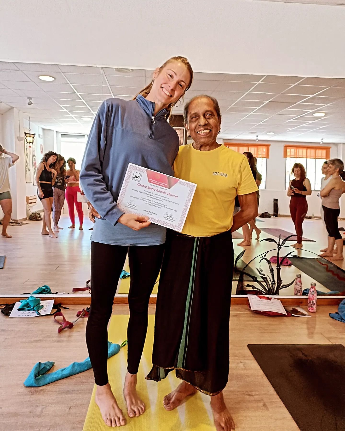 Plus que reconnaissante pour cette merveilleuse formation avec Manju Jois. Pr&ecirc;te &agrave; commencer l'aventure d'enseigner l'Ashtanga Yoga. 

@joismanju @cosminyogi

#ashtanga #ashtangayoga #ashtangayogalausanne  #yoga #yogalausanne #atelierdel