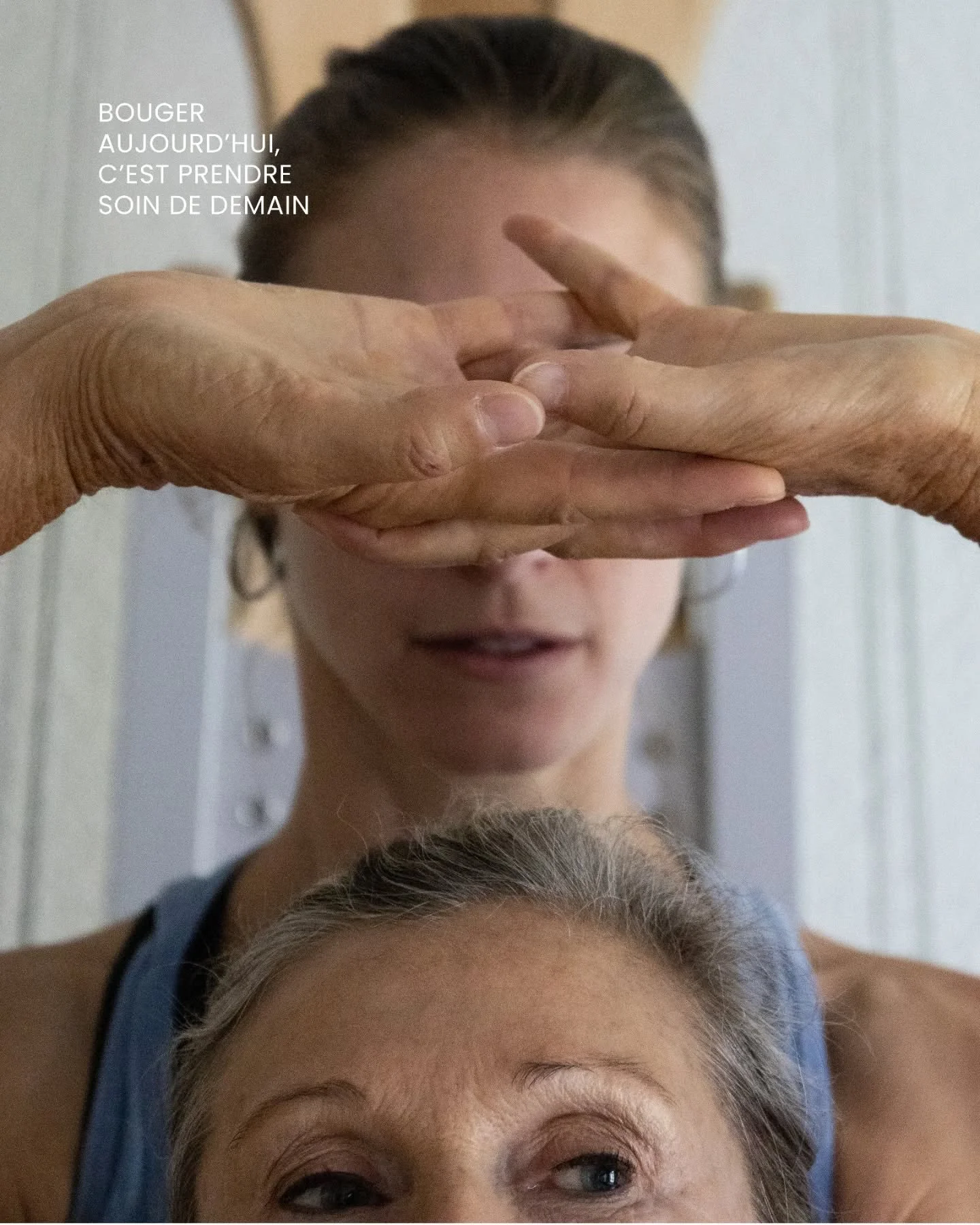 Gyrotonic est une pratique douce et intelligente qui soutient le corps sur la dur&eacute;e :

plus de mobilit&eacute;, une posture plus libre, moins de tensions.

En duo, l&rsquo;engagement devient plus simple.

On se motive, on progresse, on s&rsquo