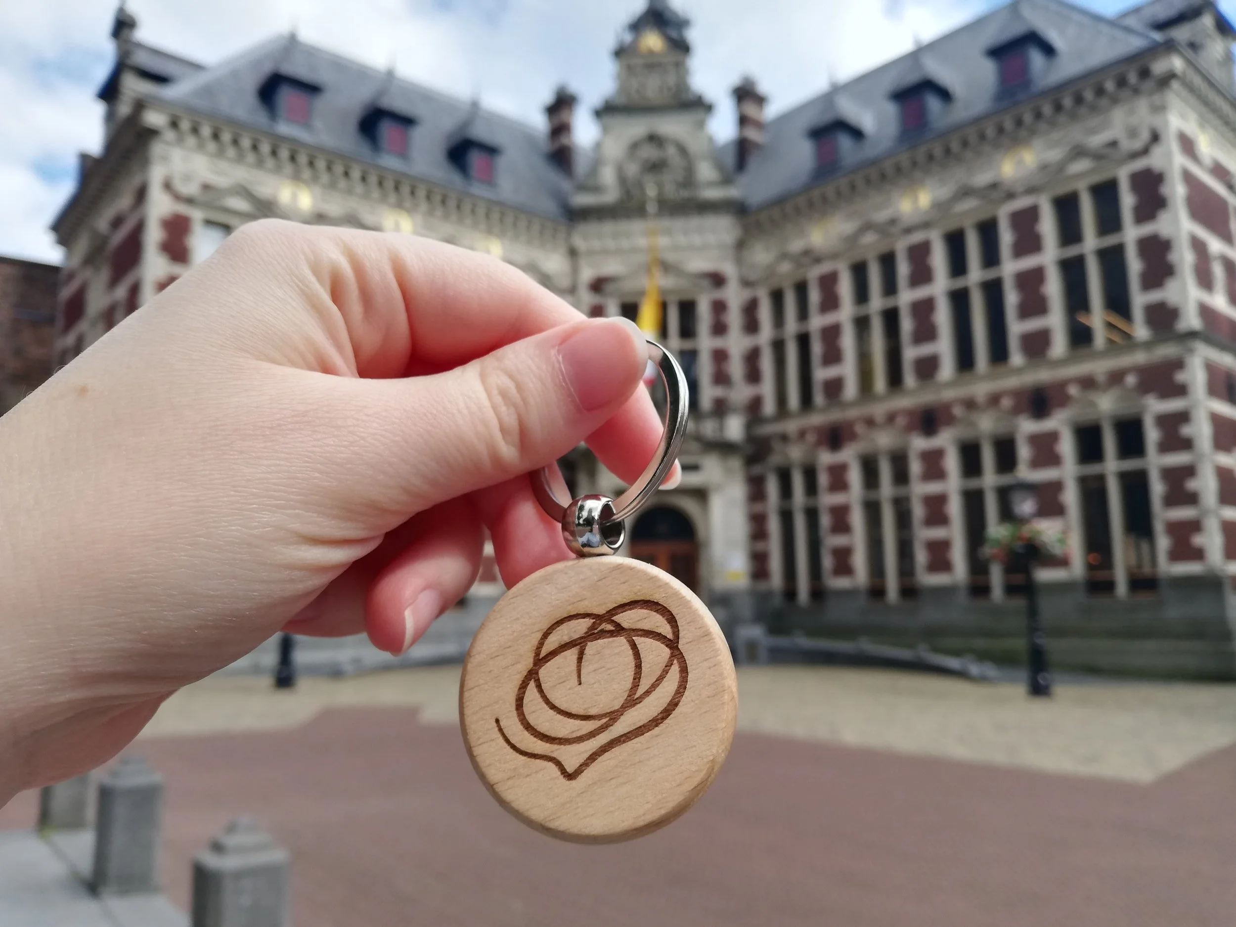 How Rhetoric Can Help Us Navigate Social Media?