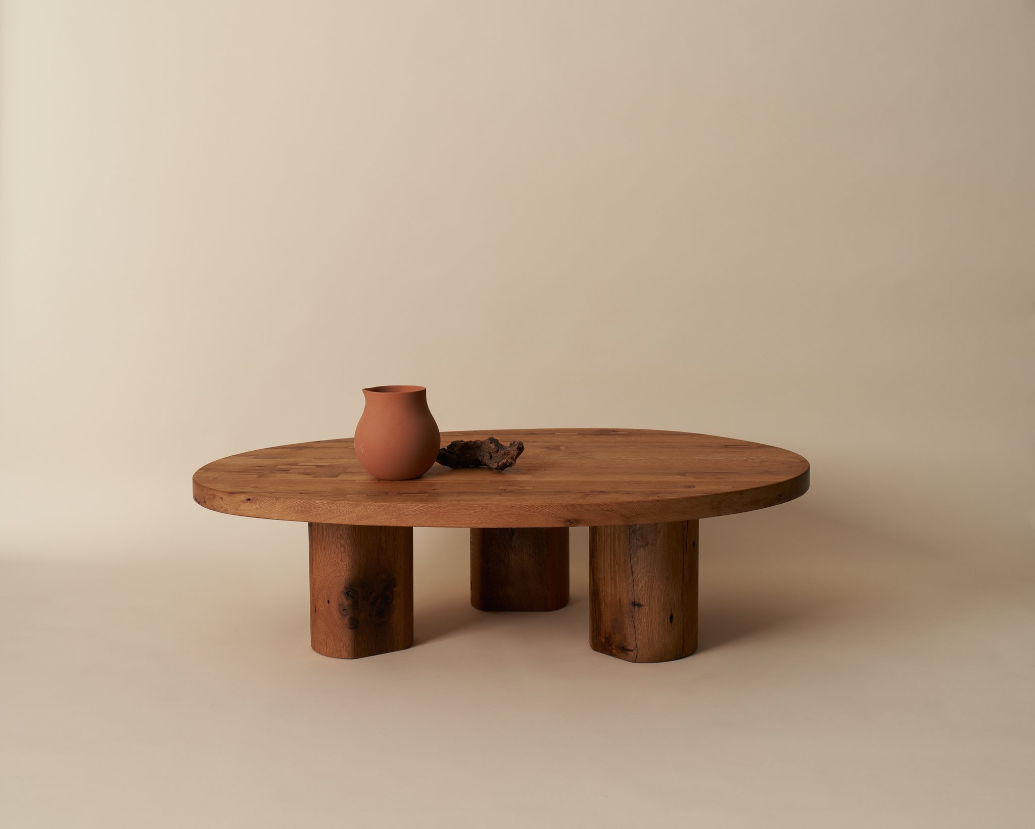231106_LF_BRIANFURNITURE_4_046_V2_WithObject.jpg