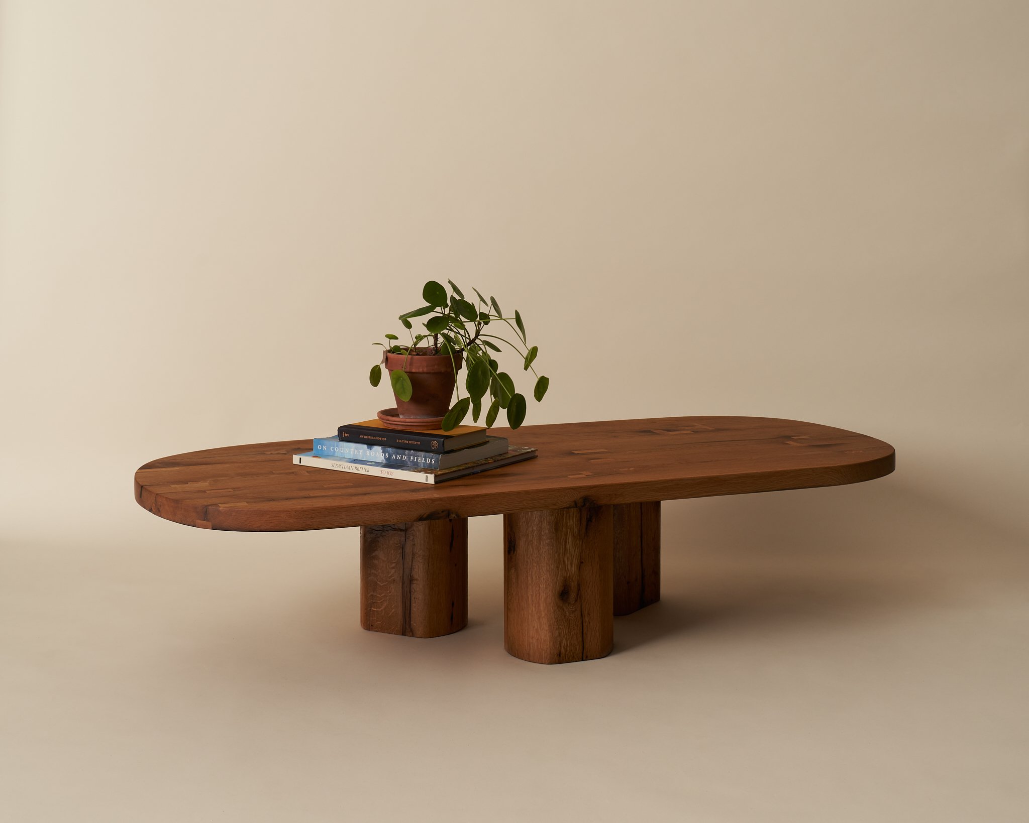 231106_LF_BRIANFURNITURE_6_069 1_WithObject.jpg