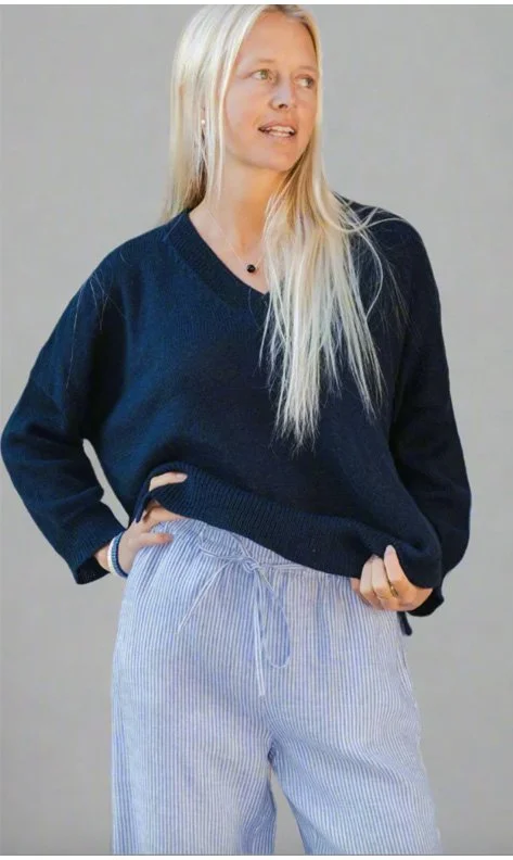 HIHO NAVY SWEATER.jpg