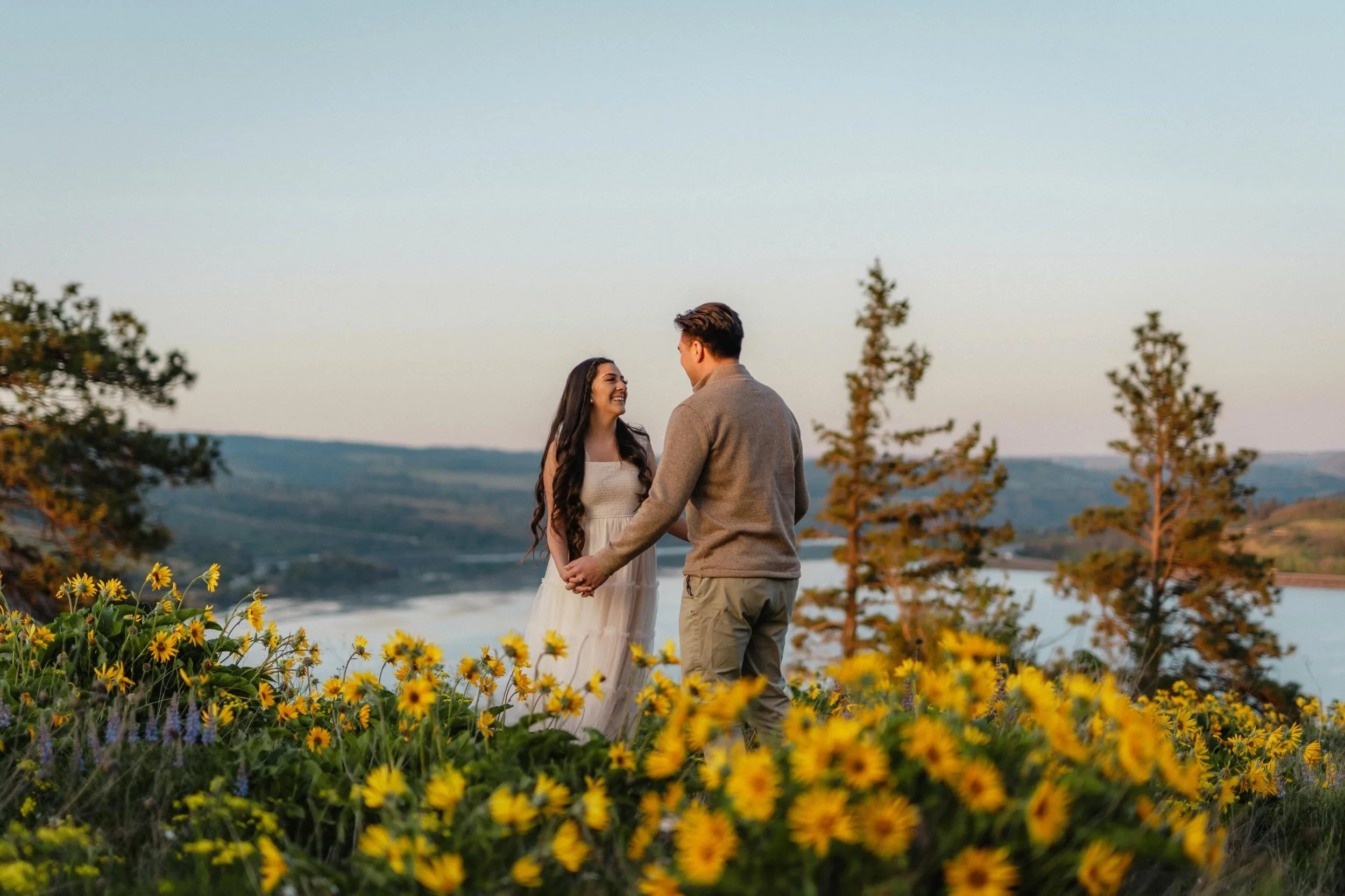 Wildflower season is almost over! Who wants a session here? 🪻🌻
&bull;
&bull;
&bull;
#weddingphotographer #oregonweddingphotographer #oregonengagementphotographer #oregonfamilyphotographer #oregonweddingvideographer