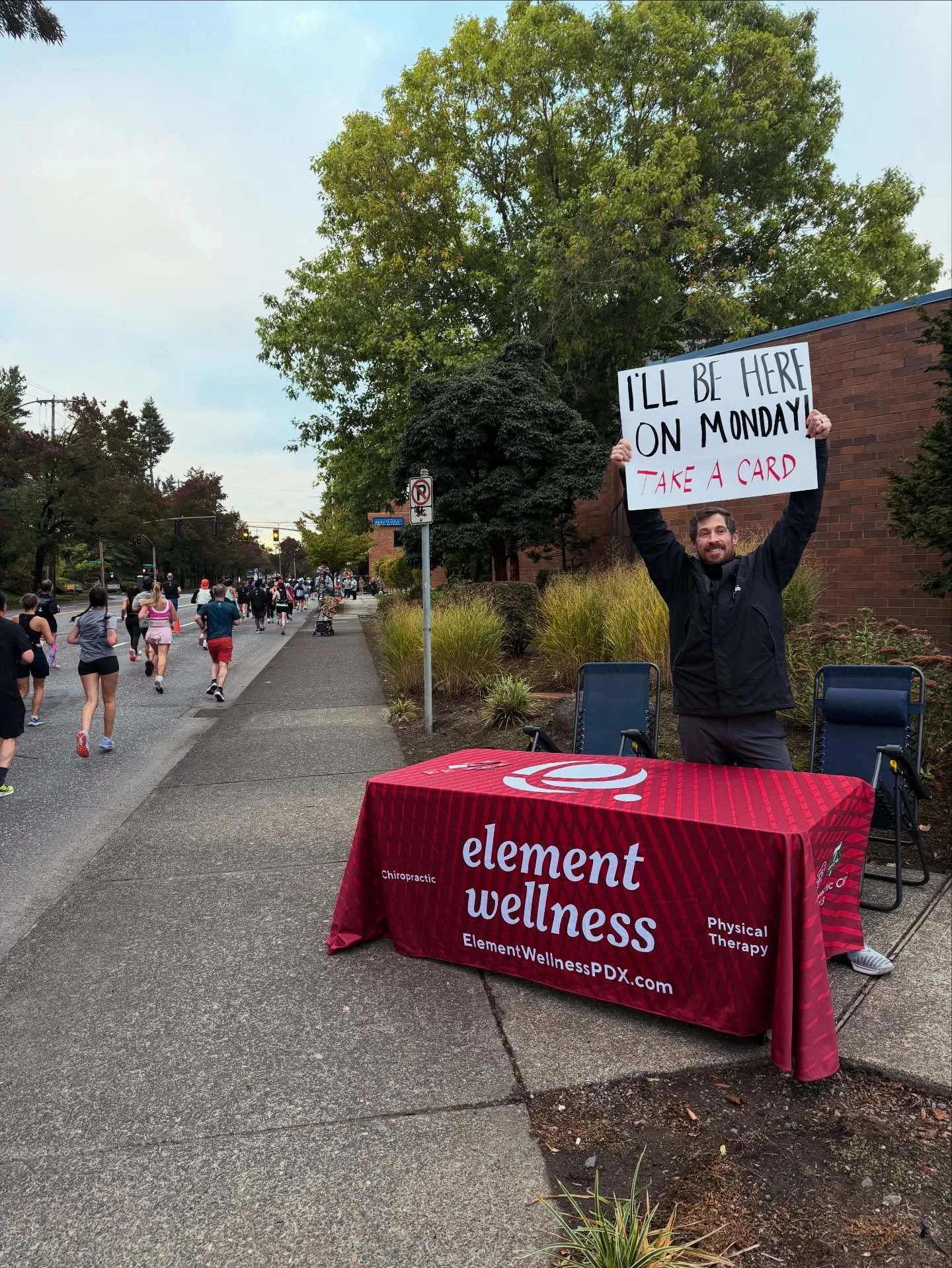 Congrats to all those who participated in the Portland Marathon, Half and 10K! We had a blast cheering on the inspiring athletes! If anyone needs post run recovery or injury rehab, I&rsquo;ll be in the clinic on Monday 🤙🏻 

Schedule your appointmen