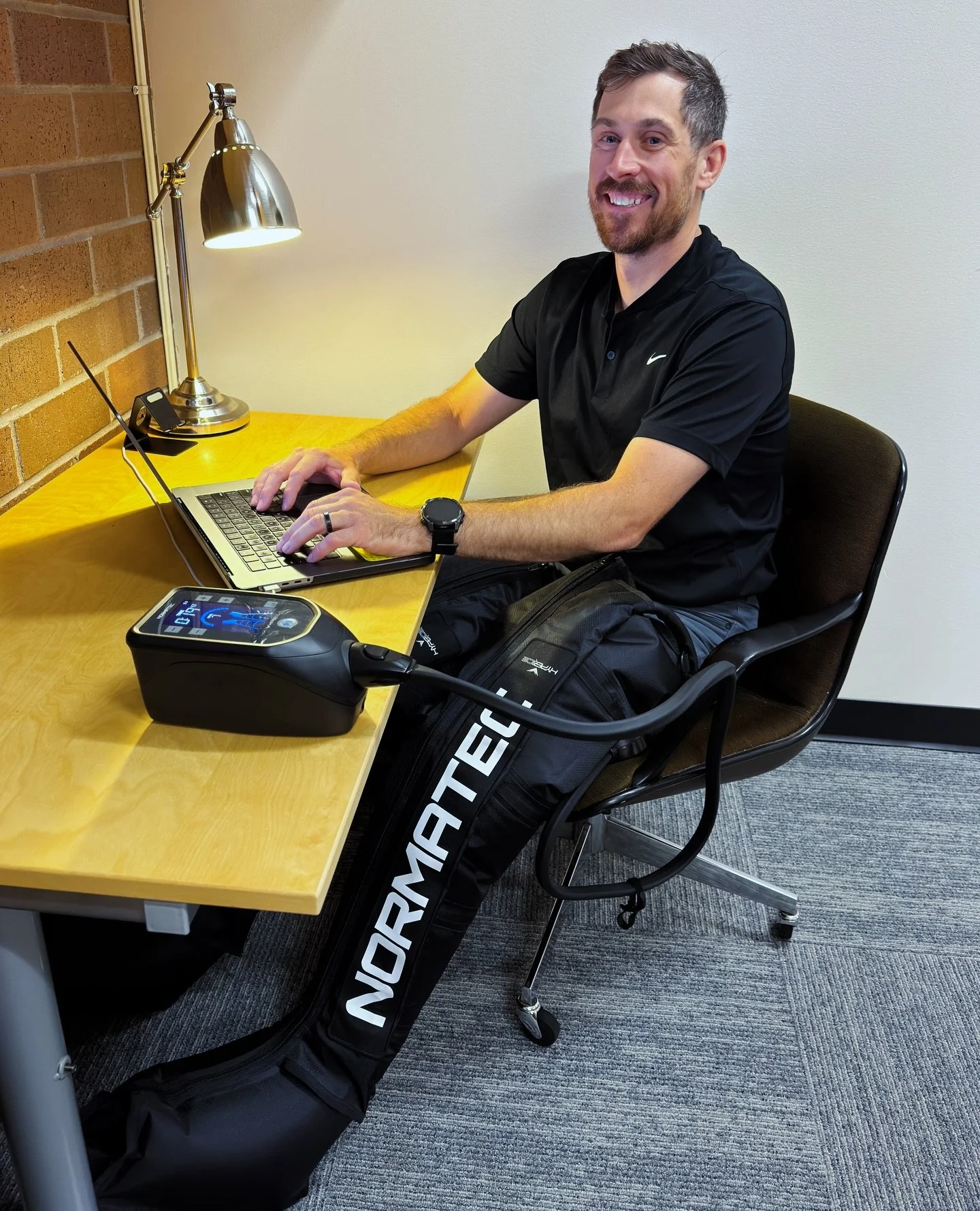 💥RECOVERY💥

It&rsquo;s done! I completed the Wonderland Trail Run and had a blast. I&rsquo;m back in clinic and multitasking to ensure proper recovery with @hyperice Normatech compression therapy. After you&rsquo;ve completed a big effort, setting 