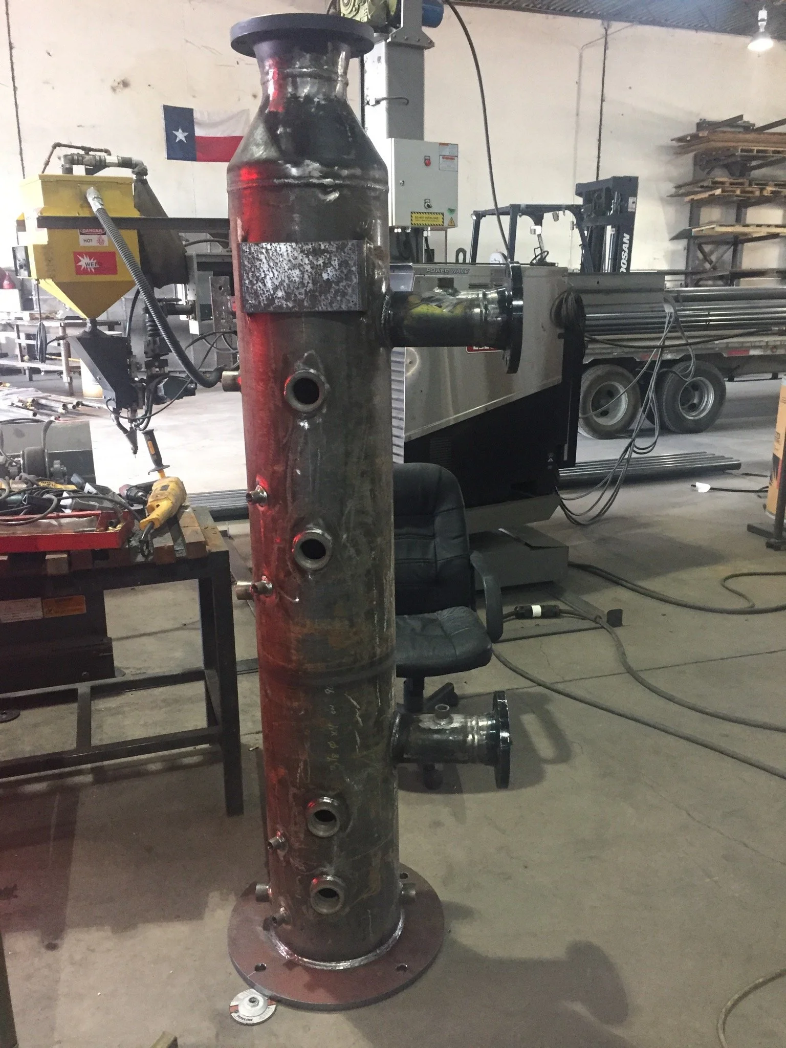 Fabrication - vertical pressure vessel.jpg