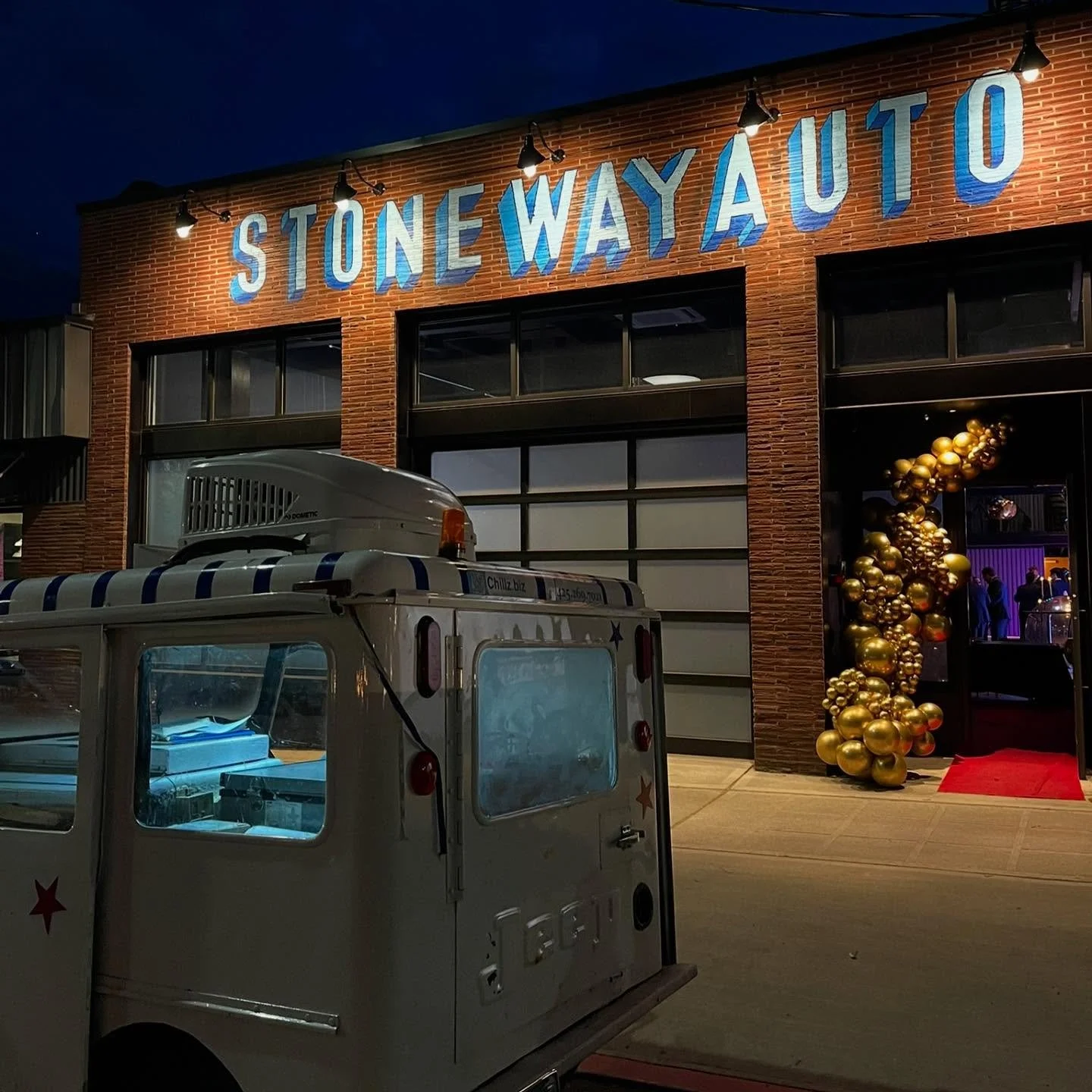 A little photo dump from the camera roll of our summer so far! We’ve been having fun and aren’t ready for it to end just quite yet⚾️💅🎂
#seattle #events #eventvenue #fremont