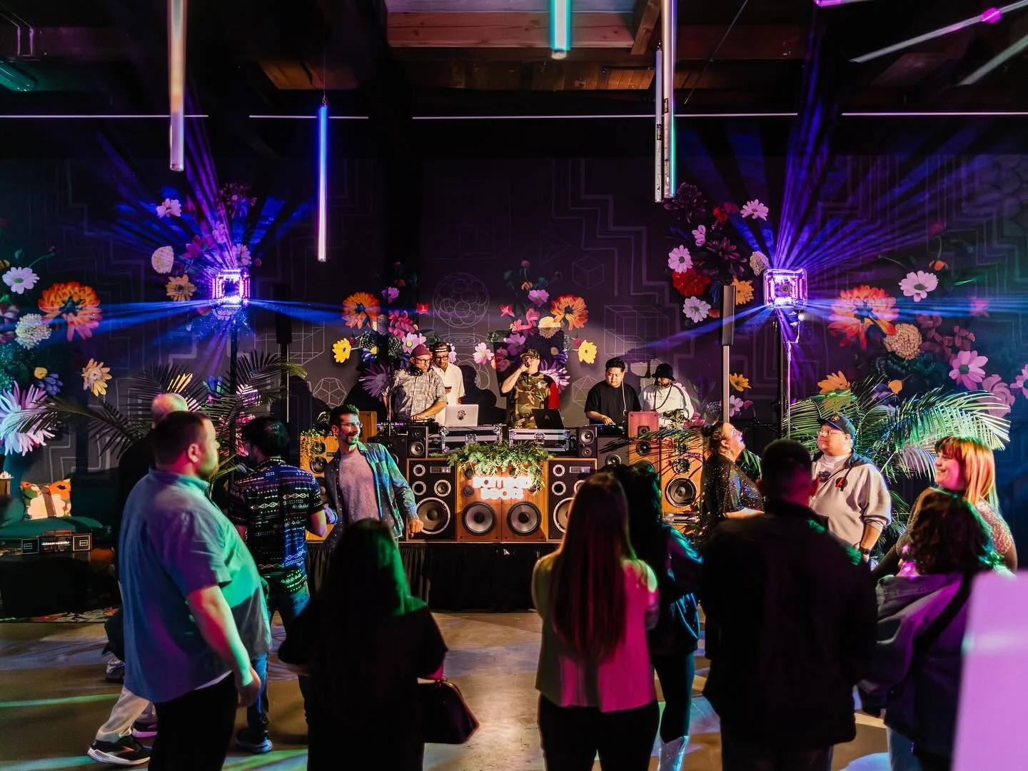 Throwback to just a few of the amazing events we’ve hosted at Stone Way Auto! We love seeing how you all get creative with our space and are so happy we get to be apart of it.