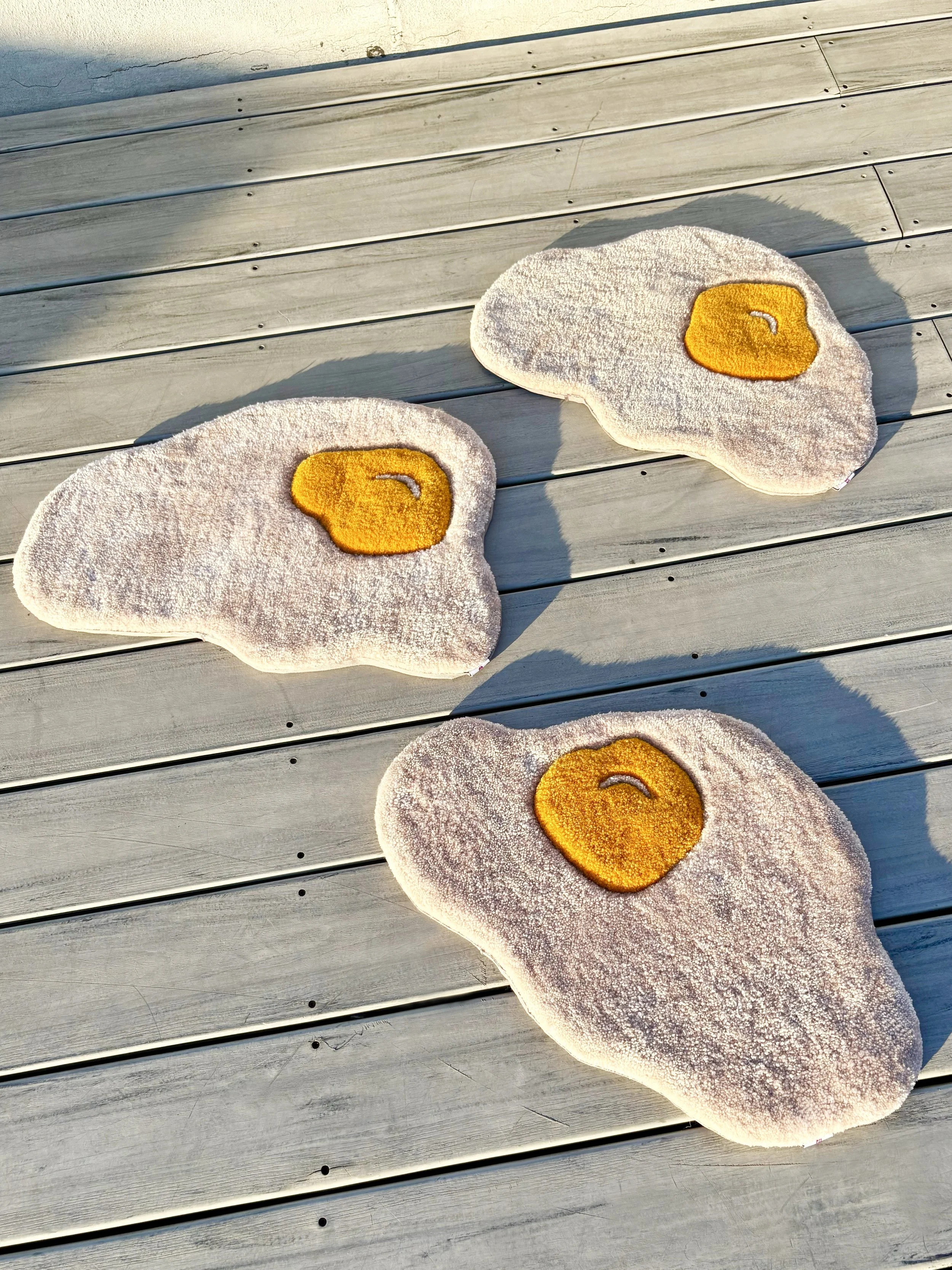 fried egg rug