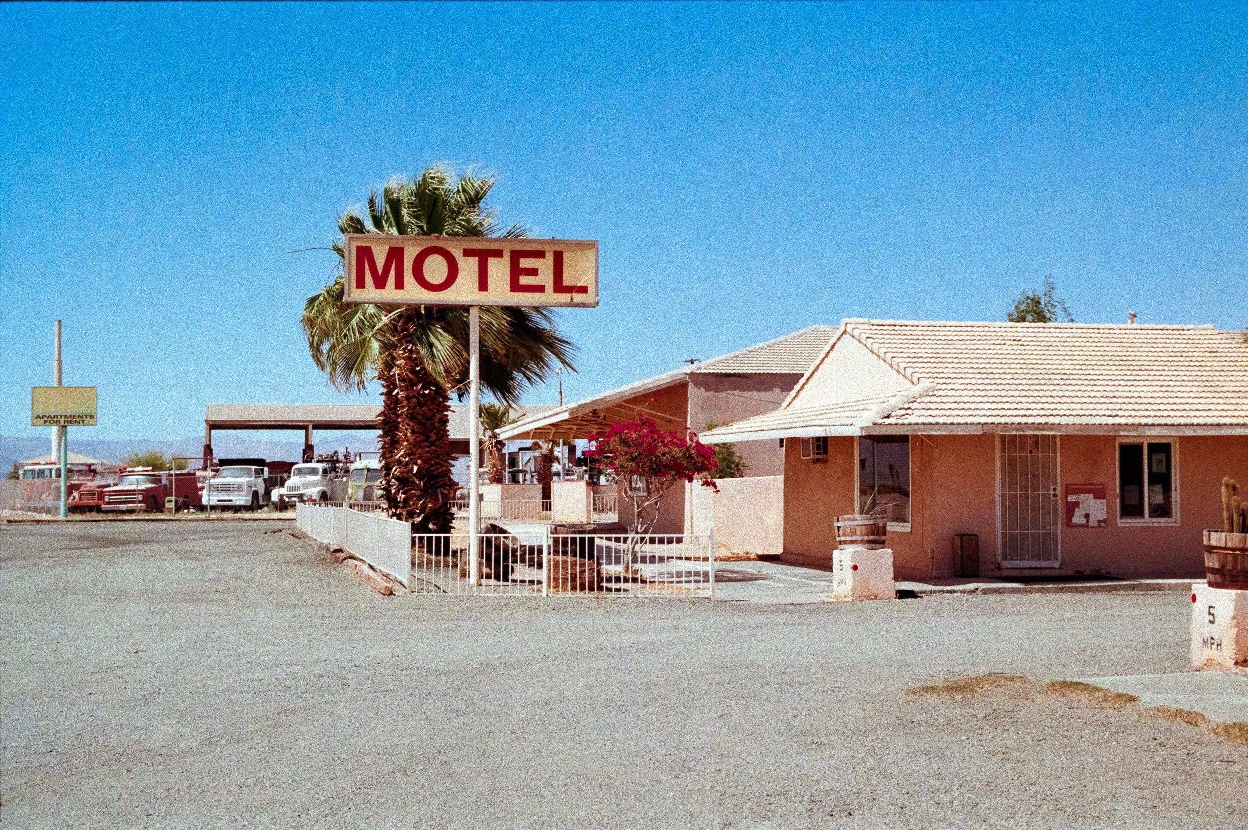 Searchlite Motel.jpg
