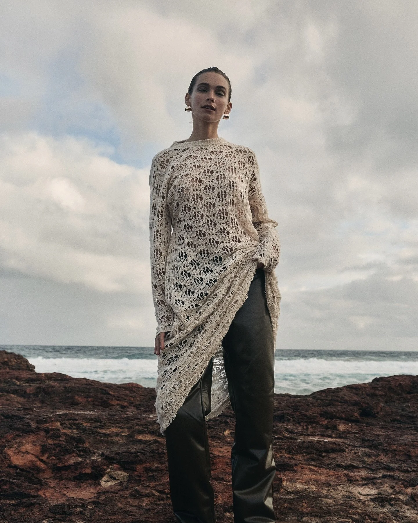 Talent - @nikki__hillier 

Photographer - @willrbphoto 
Hair and makeup - @sylvia.ura 
Photo assist - @jackhaggarty 
Styling assist - @romiskyestyling