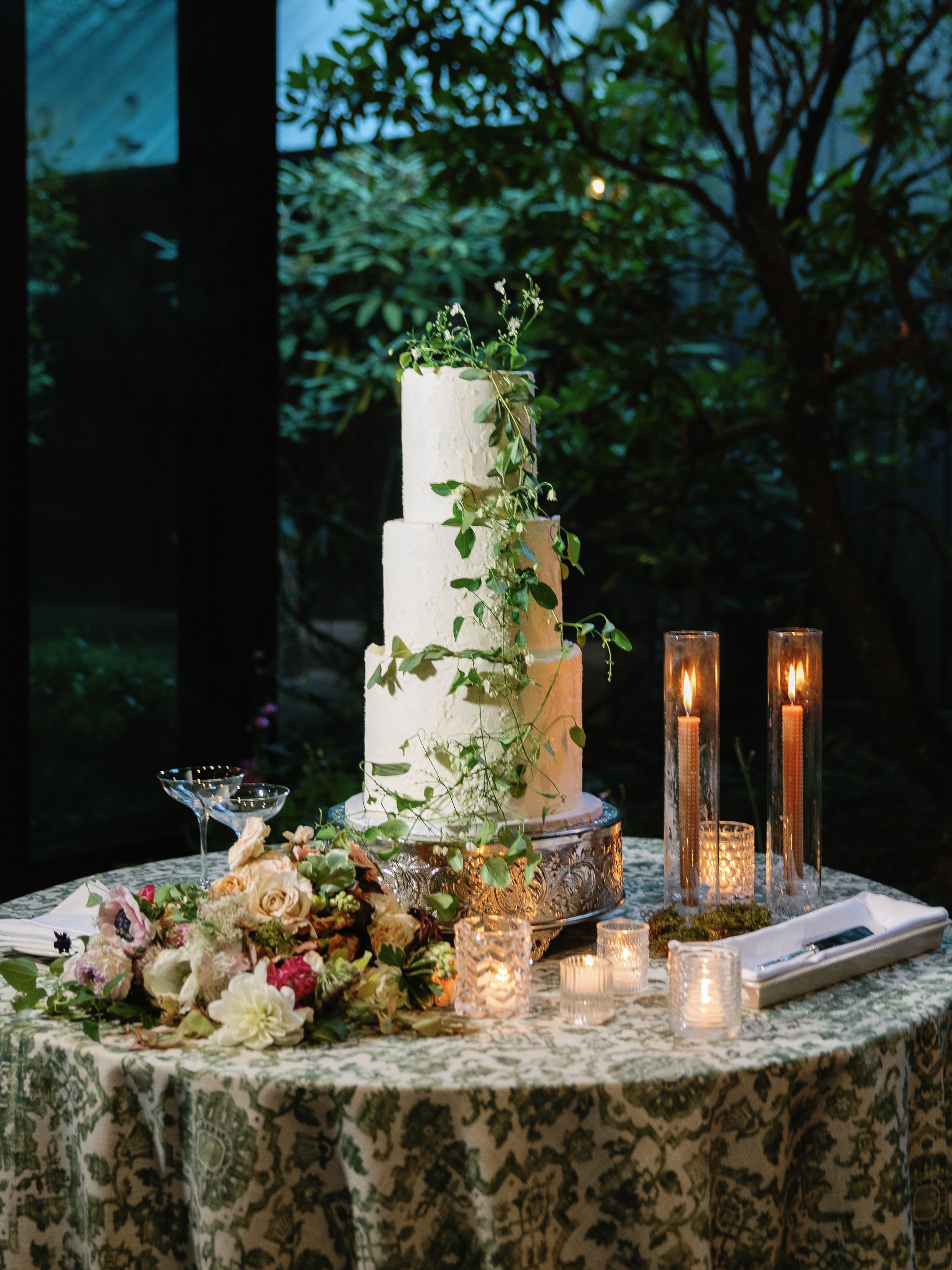 Mrs-Sugar-Booger-Bespoke-Wedding-Cakes-Wedding-Bakers-Bakery-Highlands-OEI.jpg