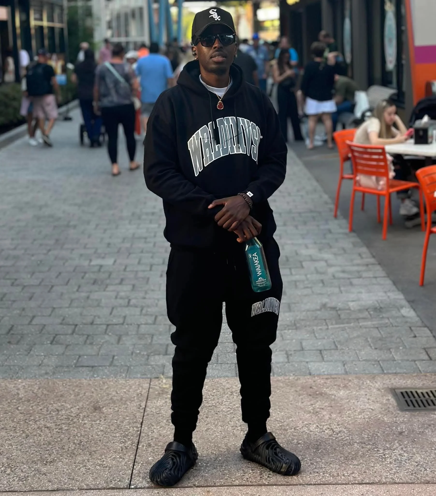 I really need everyone to help me wish my younger brother Joel J-Hov Dragon and huge #happybirthday and yes he is single ladies with no kids 😂