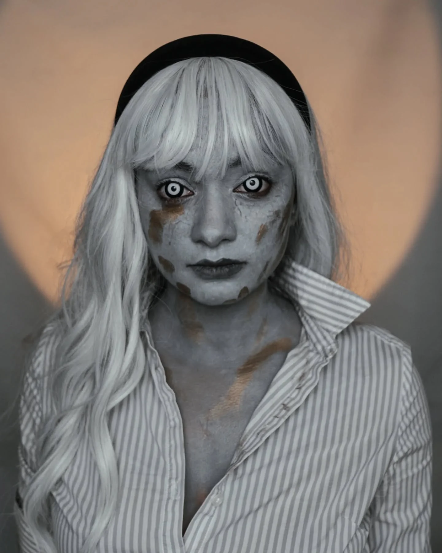 Happy Expedition 33 GOTY Sweep Day aka The Game Awards! Who else is tuning in? I relate to Clea a lot. Not her cruelty, but her will. I'm a big sister too. This is the second time I am randomly throwing together a Clea cosplay on a whim but this time