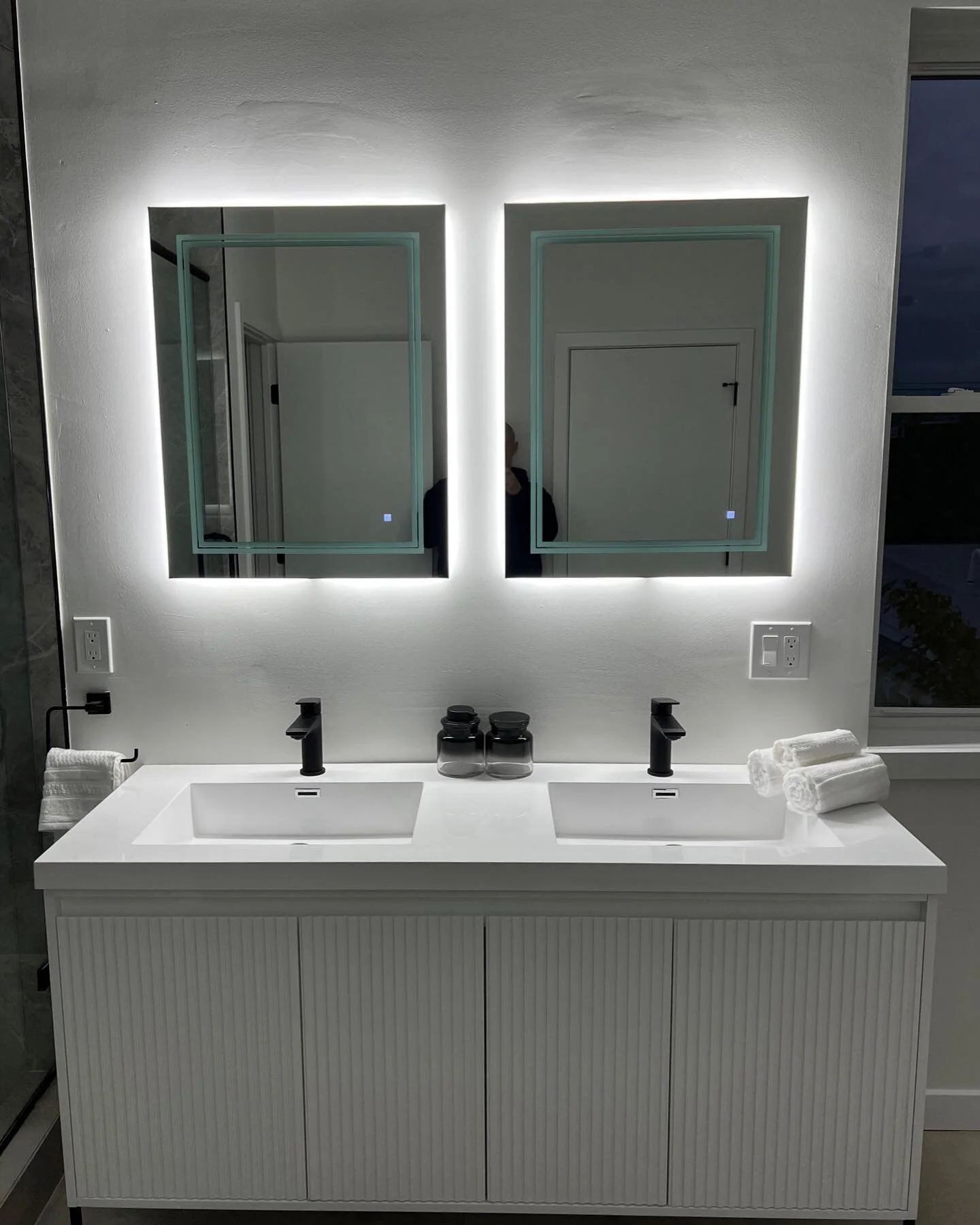 Primary bath lighted mirrors
.
.
.
#phillyelectrician #lightedmirrors #mirrormirroronthewall