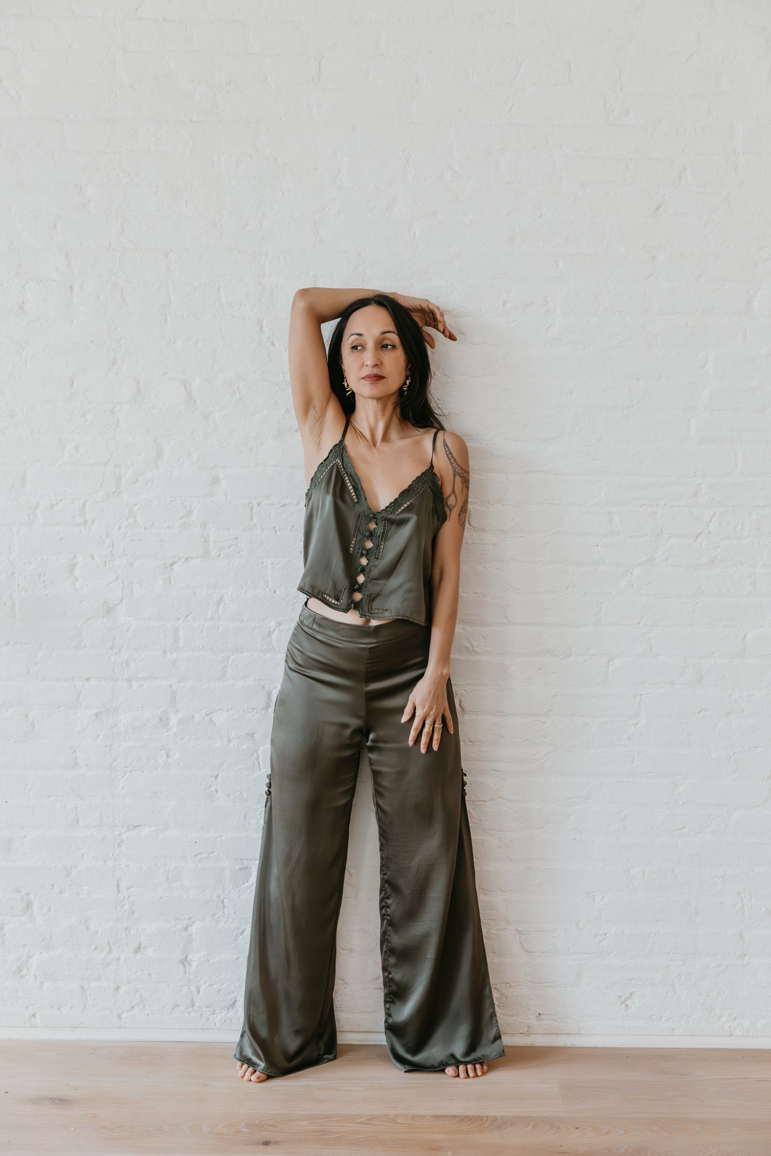 AMARA – Silk Top – Licourice