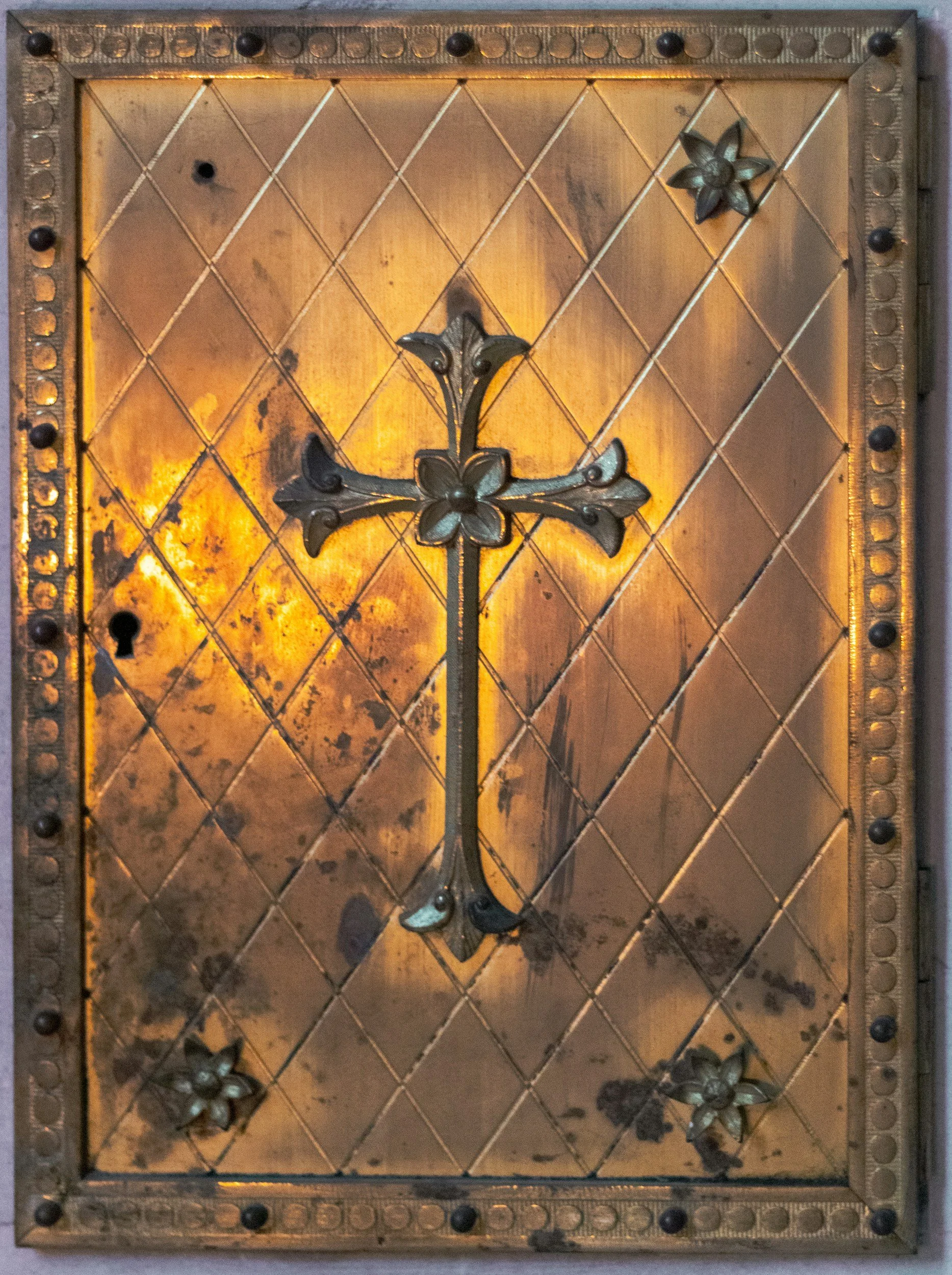 Dive Into the Profound Satisfaction That Comes From a relationship with Jesus. Understand how spiritual wealth provides true contentment and purpose. Let your soul be enriched by the love of Christ.