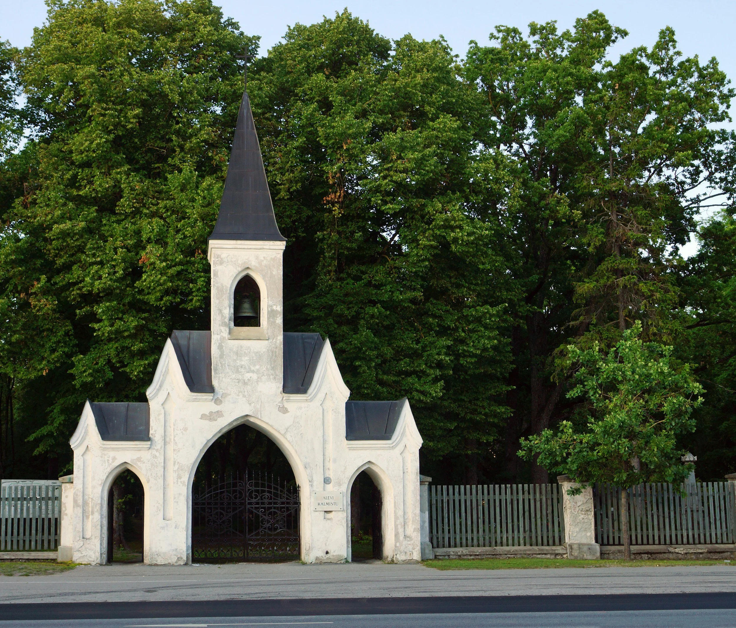 In Every Hardship We Choose To Bear, We Draw Closer To Christ, Finding Purpose And Growth In Our Struggles. The Path To Spiritual Growth In In Choosing The Cross You Bear.