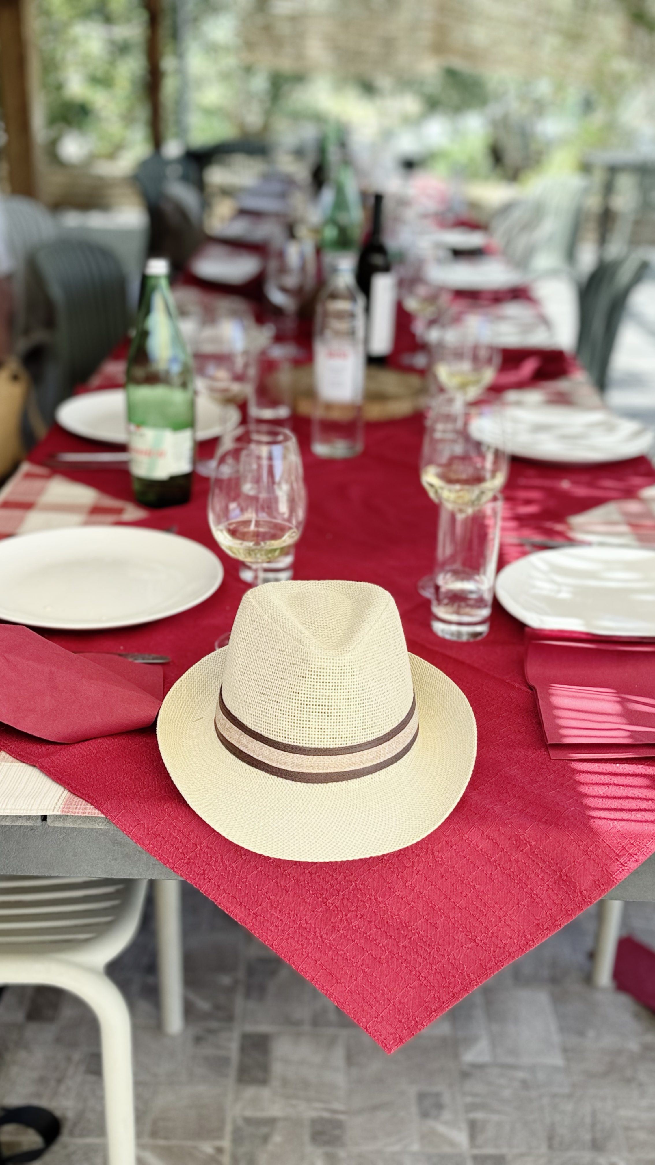 "Table Set," Vis