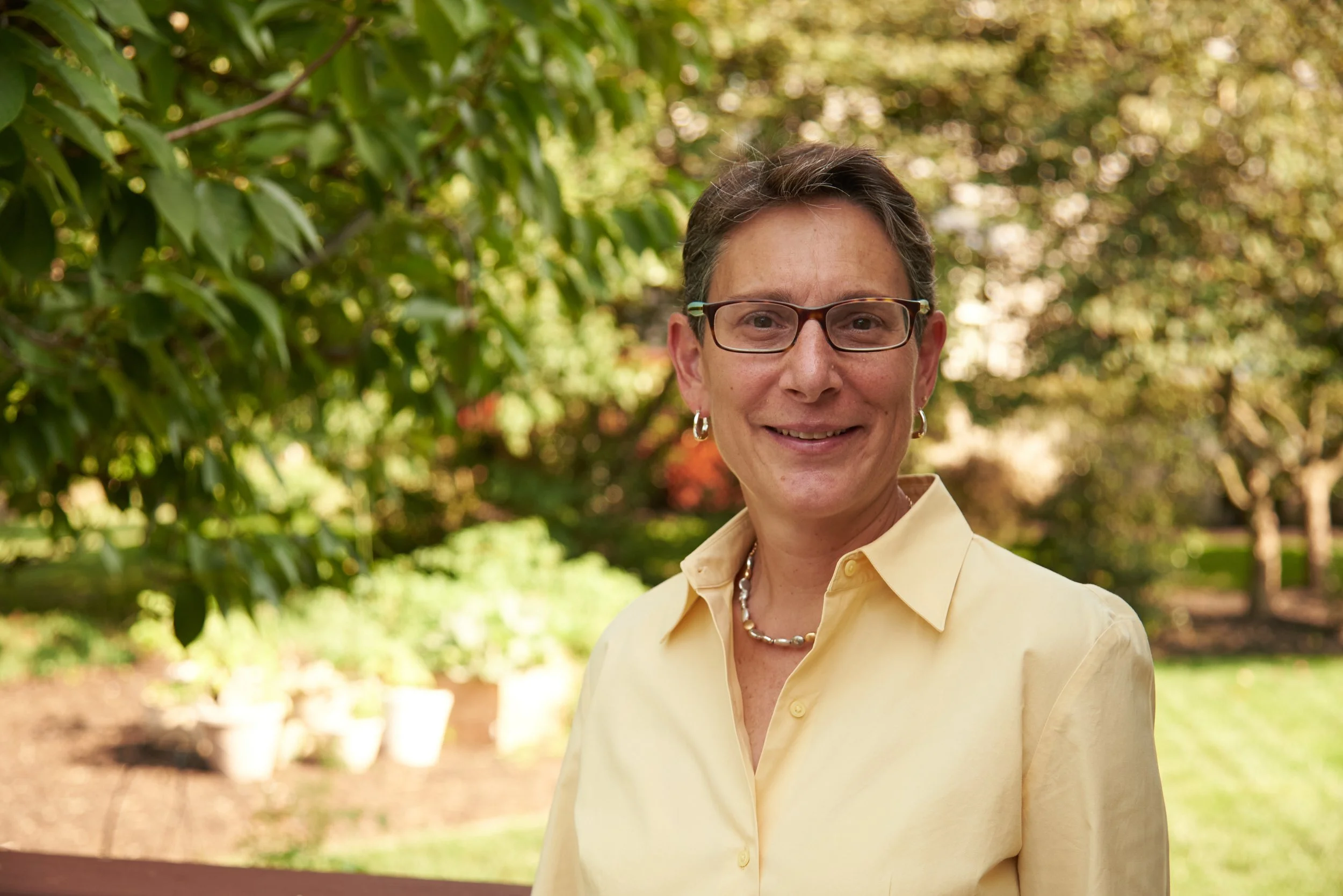 Lynne Viscio Headshot 2.jpg