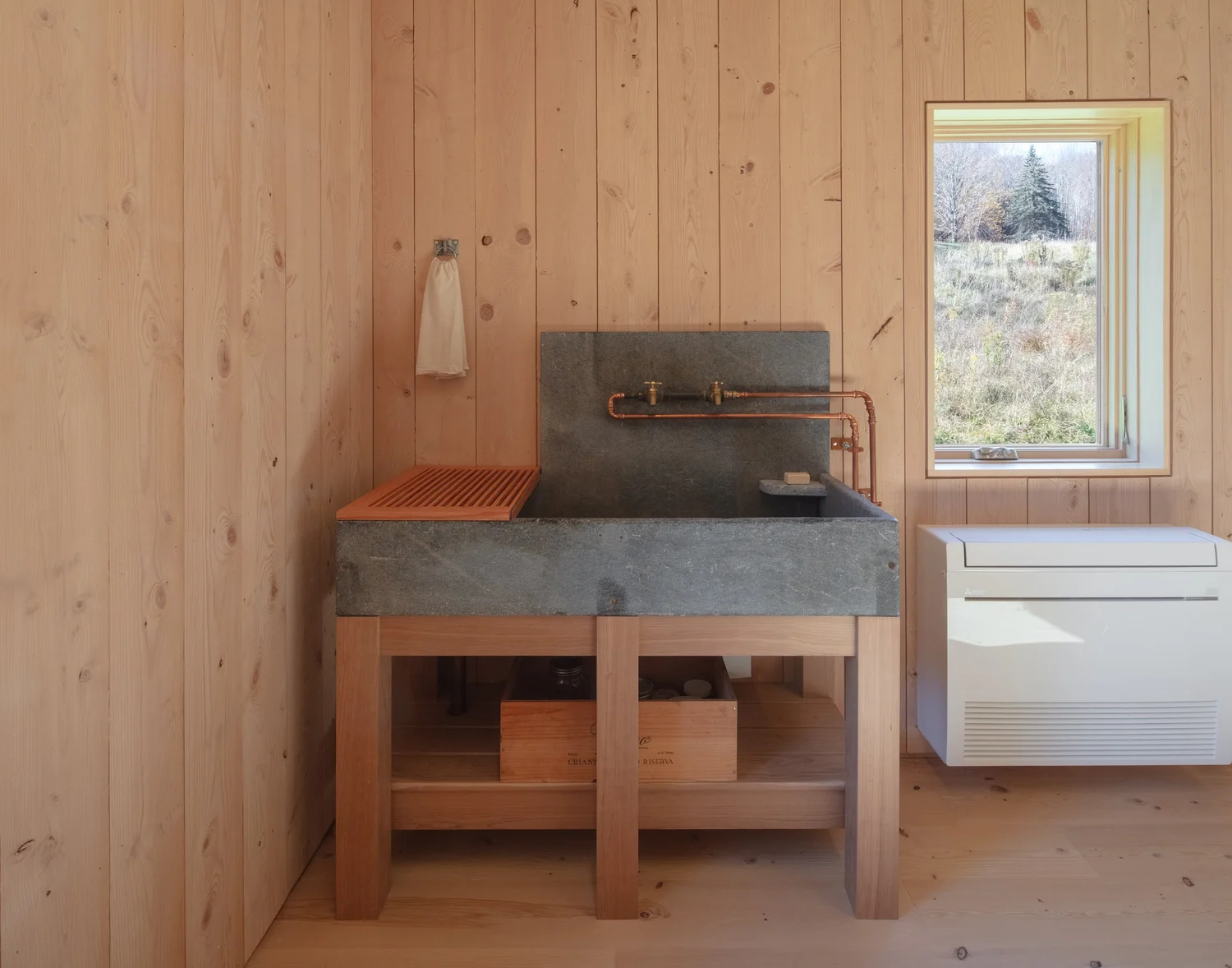 Barnard Barn Studio with Stone Sink