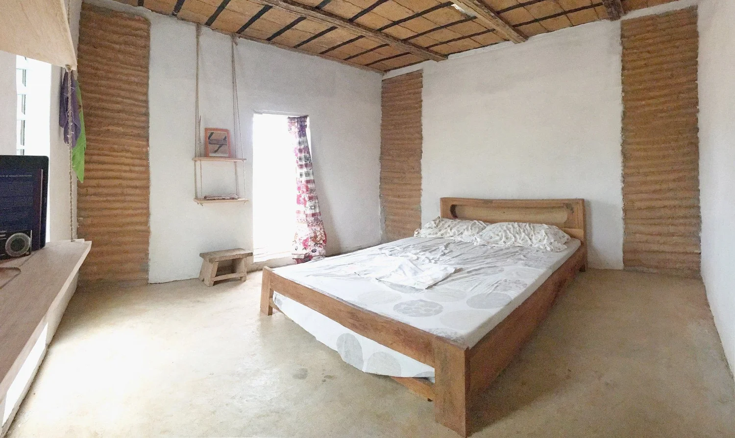 Mudhouse, bedroom