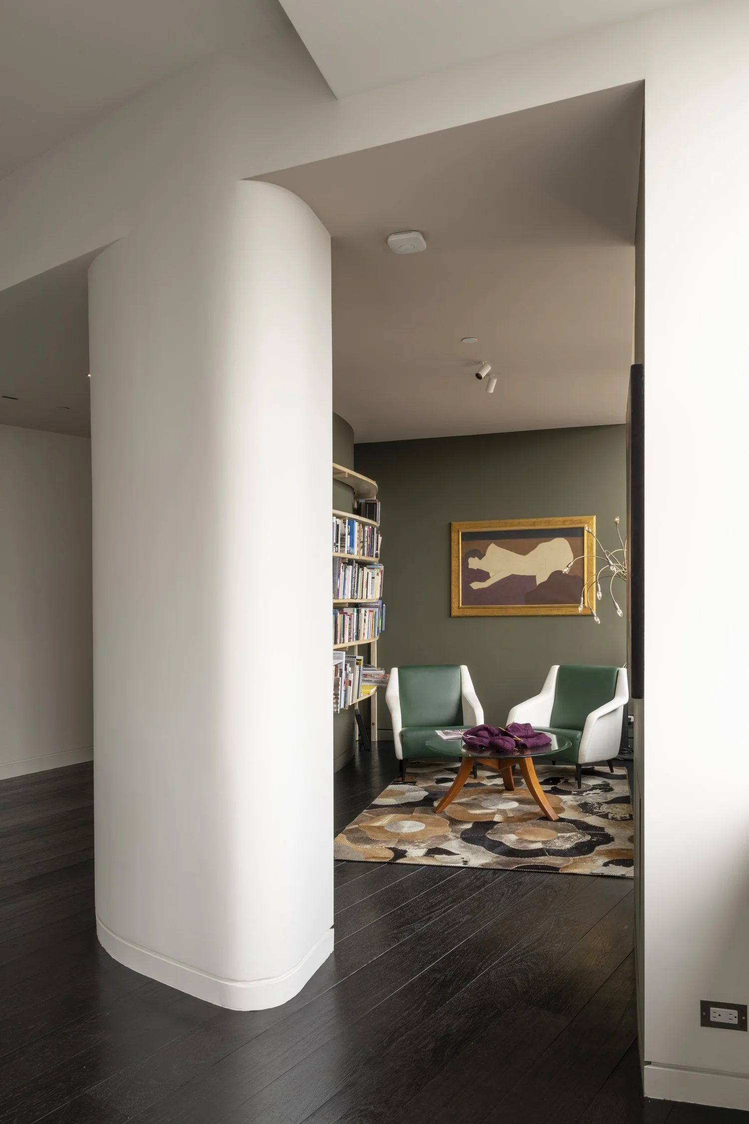 Cooper Square Lighthouse, reading nook behind a rounded column
