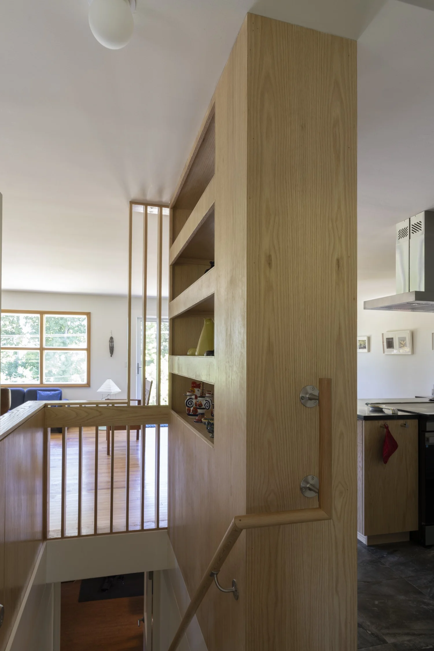 Drumlin House, shelving volume at the stair