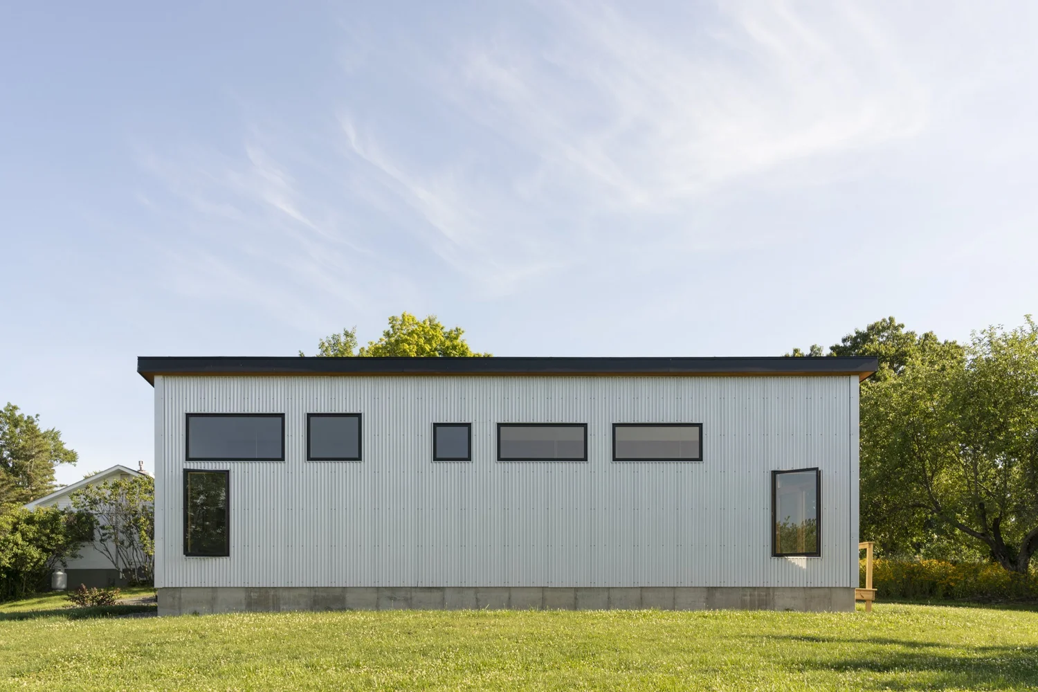 Hemp Art Studio, long elevation with clerestory windows
