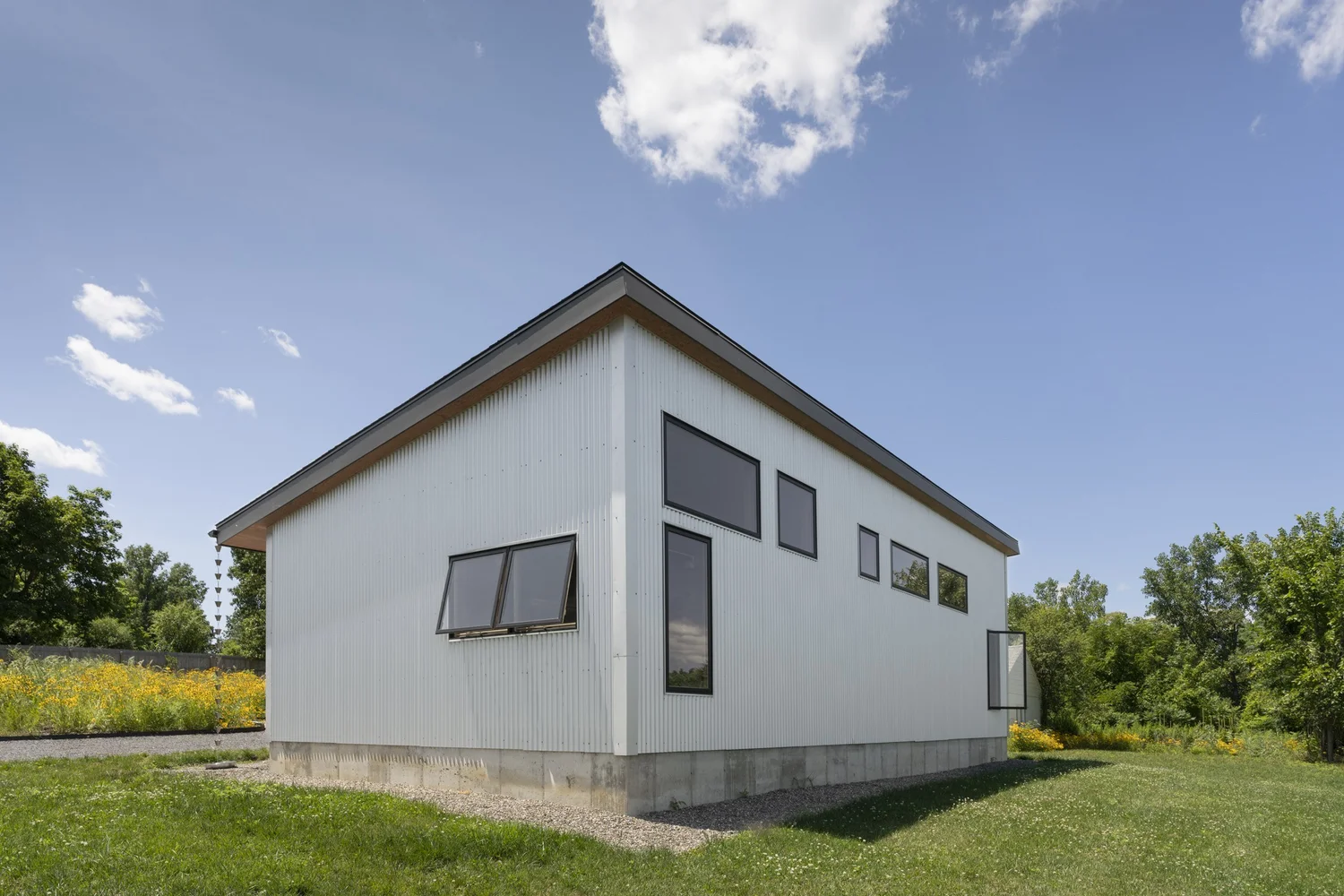 Hemp Art Studio, corner view, aluminum cladding