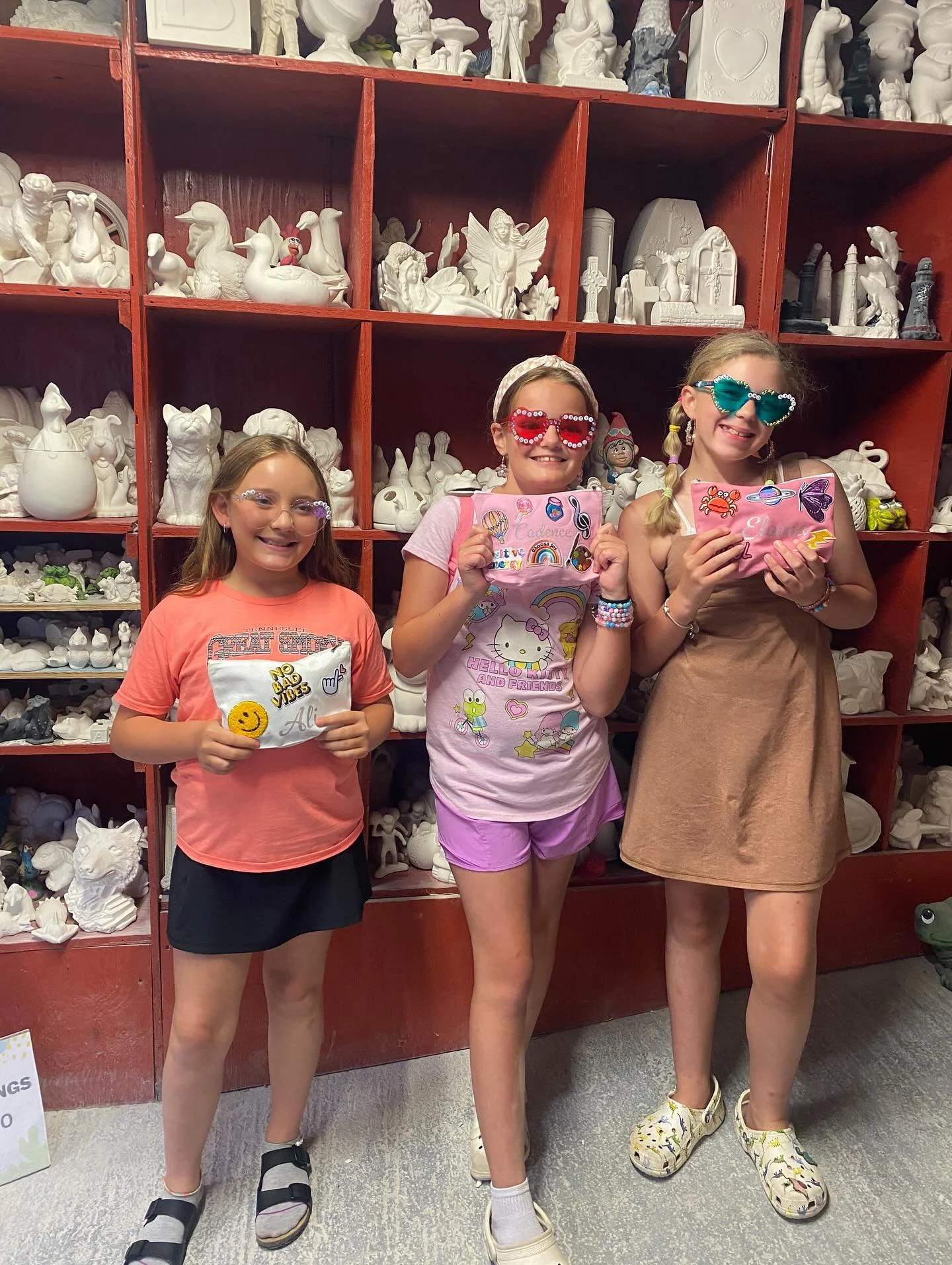 Take a look at Friday nights Bead &amp; Bedazzle class! 🤩 We had THE BEST group of girls!! ✨

Thank you all! 💗

#beadwork #jewlery #beadandbedazzle #bedazzle #crafting #craftclasses #518 #mayfieldny #bottlesandbrushes #happycraftsbyhailee #bracelet