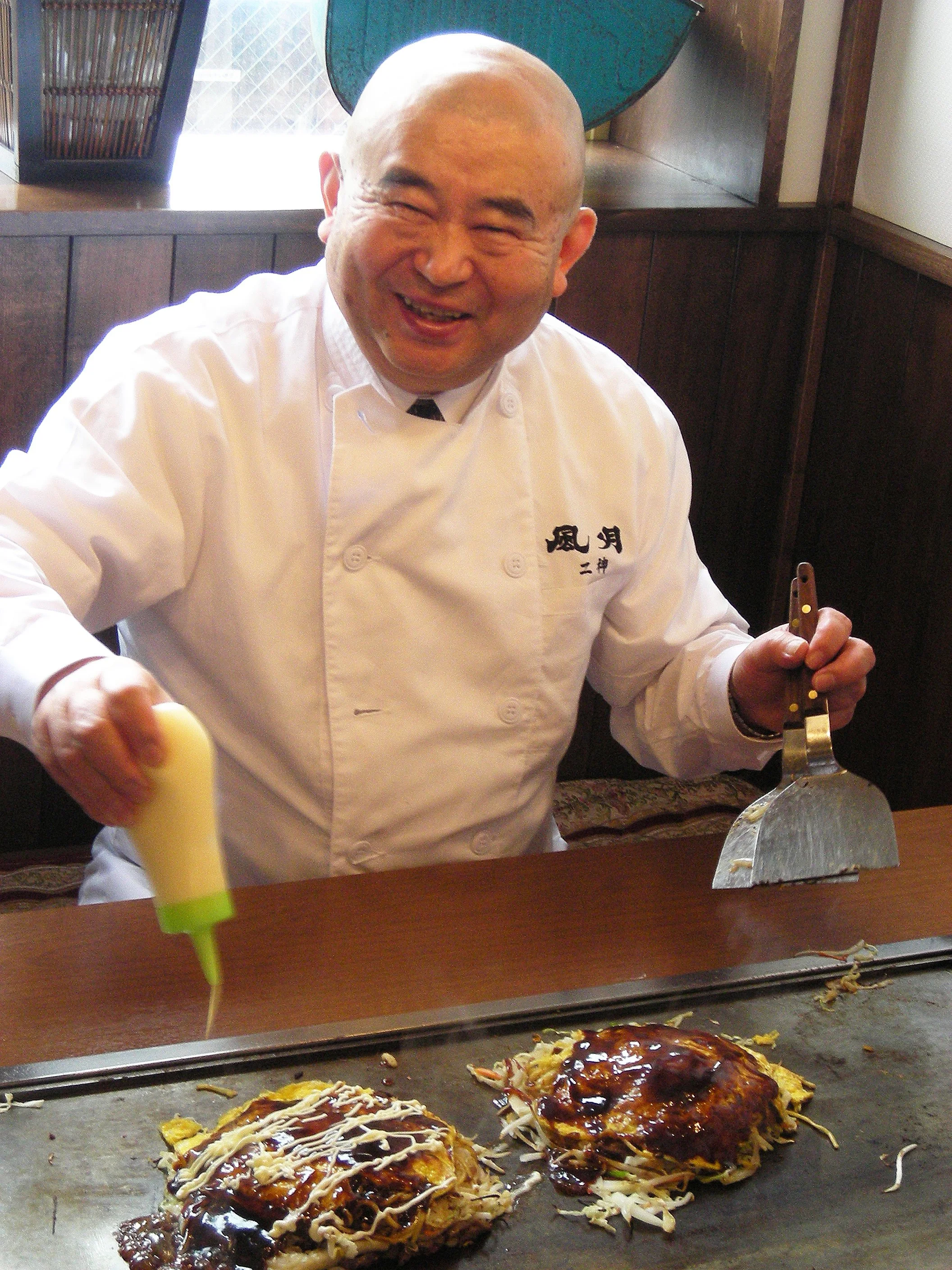 社長01 - 二神知亜紀.jpg