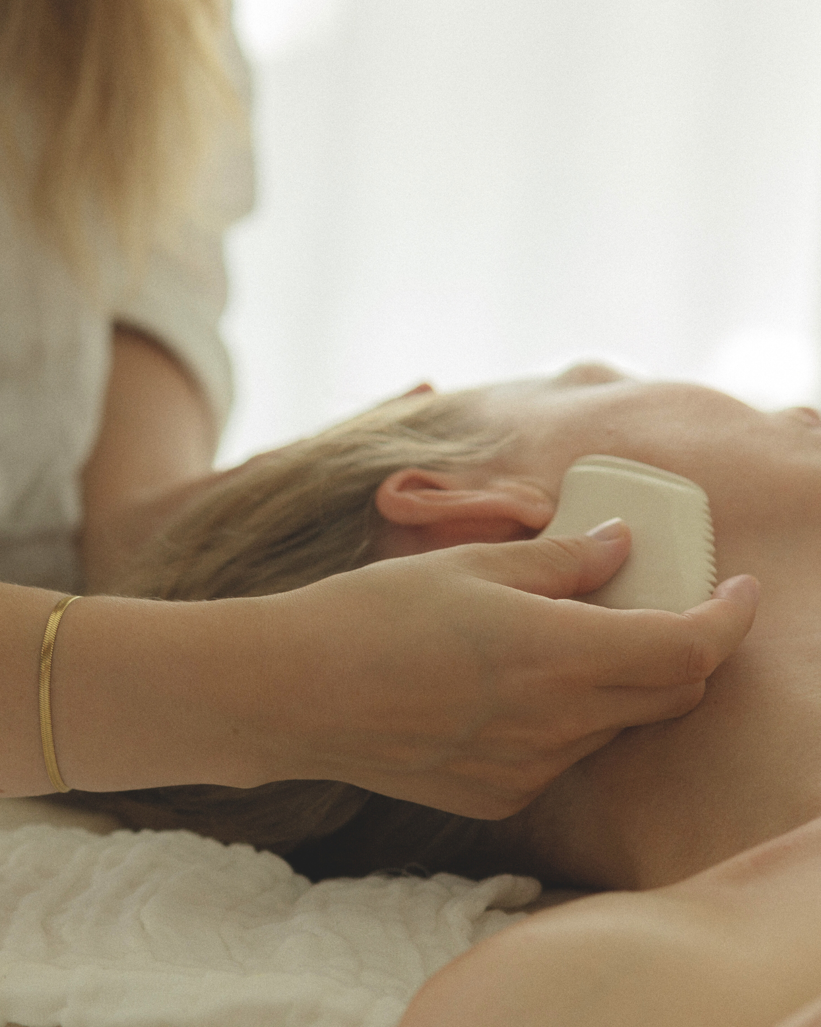 Gua Sha i Ansiktet: Hvorfor Mindre Gir Mer