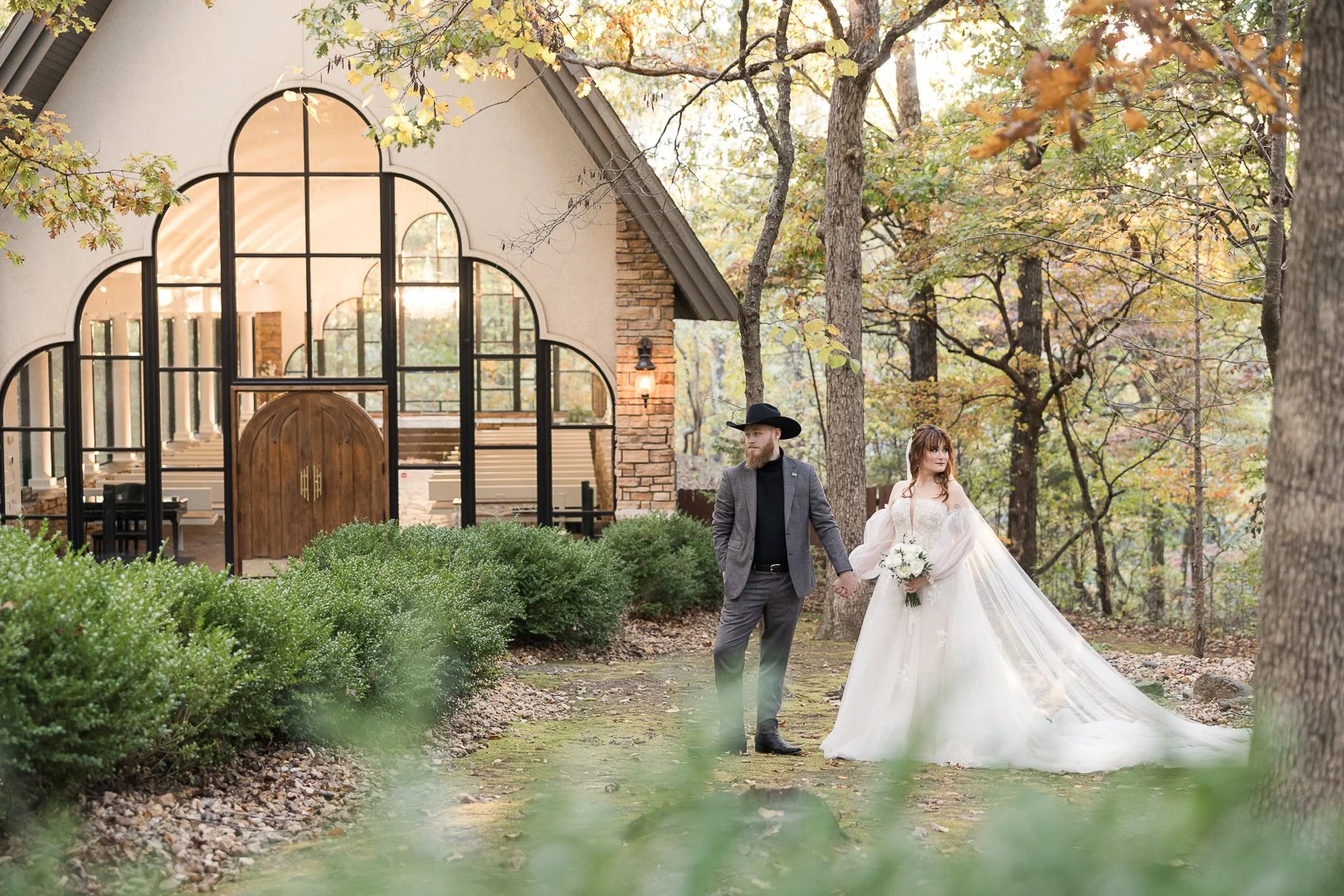 What to Ask a Photographer Before Booking Your Wedding Venue