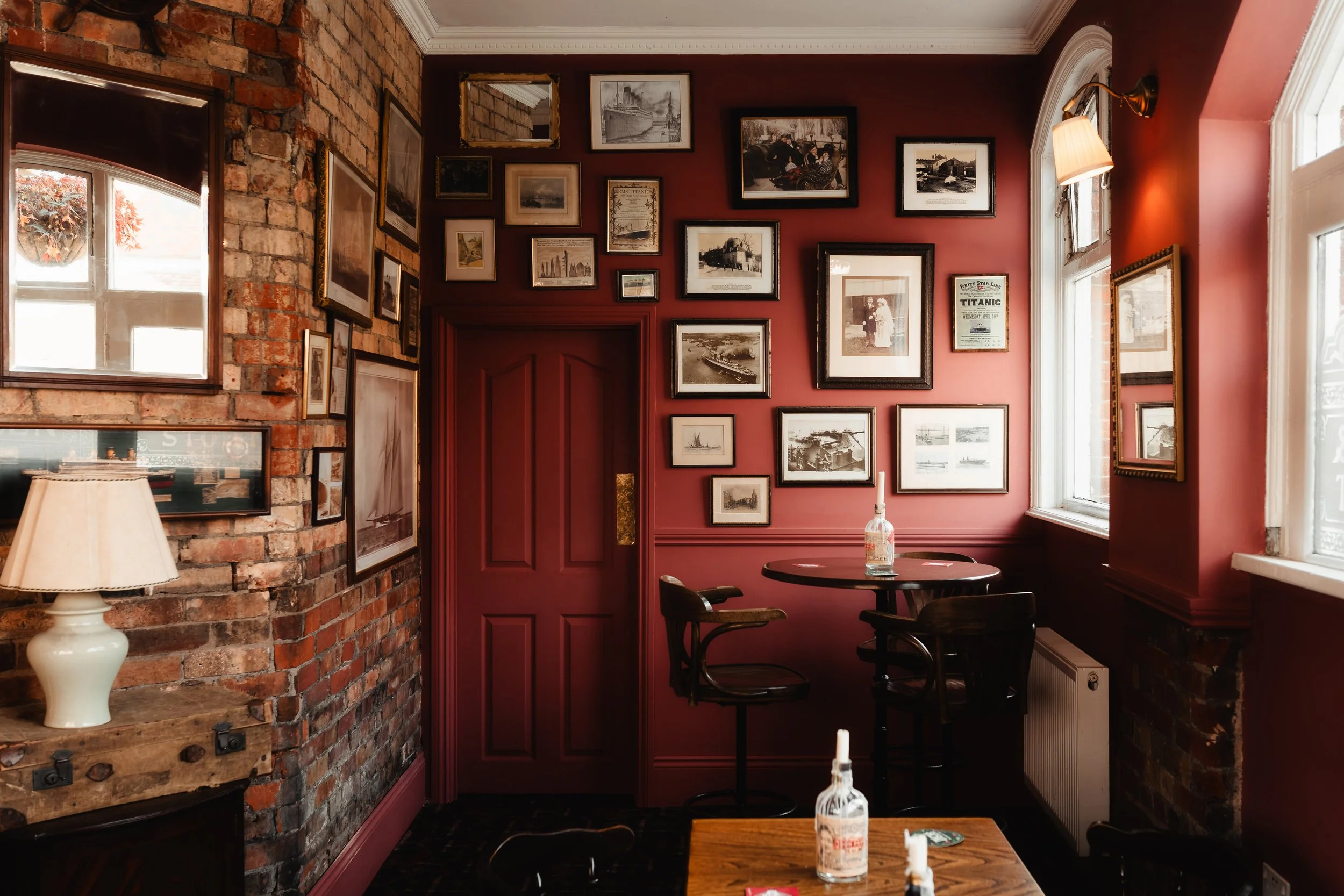 Interior property photography for restaurants, bars, pubs, estate agents, airbnb, holiday rentals interior designers in Southampton, Hampshire and London.