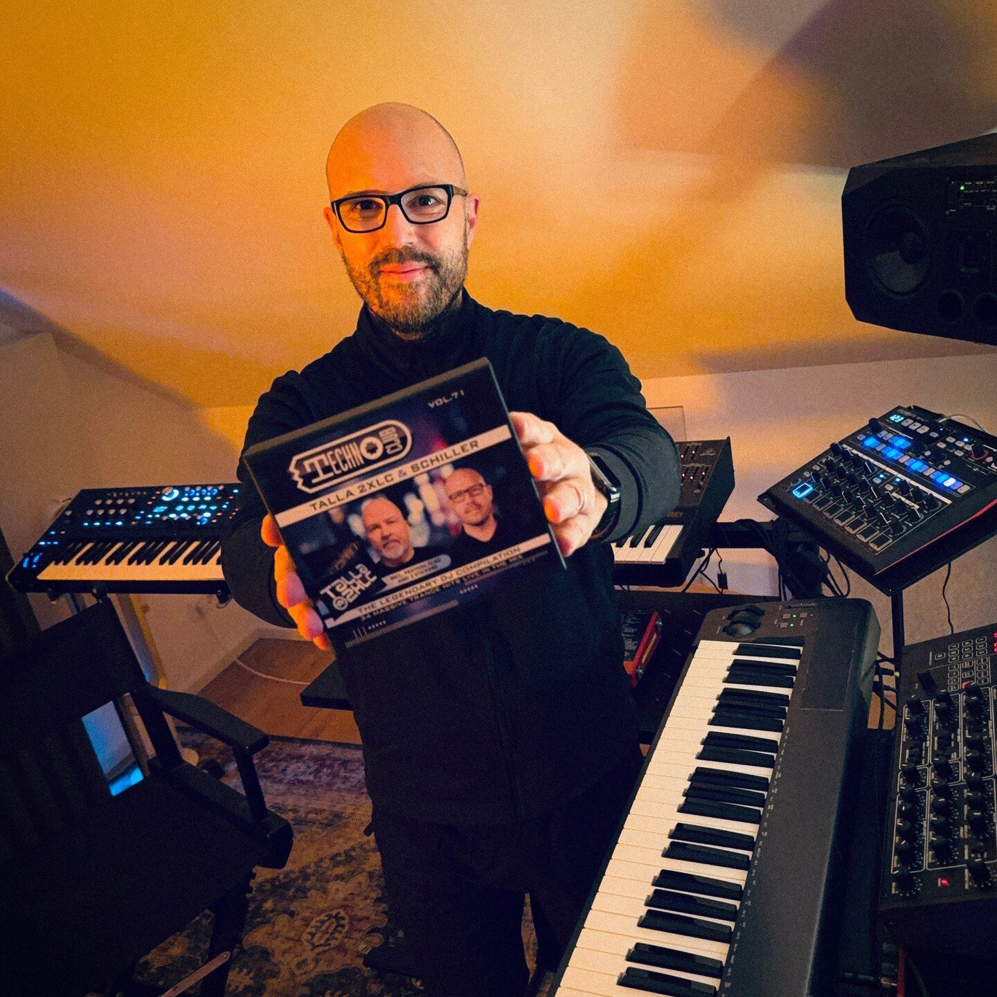 A thousand thanks for your great feedback! Talla 2XLC and I are truly incredibly happy about reaching "Number One" in the compilation charts with our "Techno Club Vol. 71".

At the end of the nineties, I produced my first tracks, 