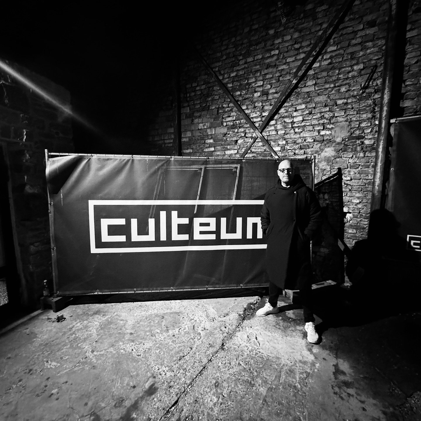 @culteum.club Karlsruhe, 03:45 a.m. - Leaving the club to catch some sleep. That was a great night with an amazing crowd! Looking forward to be back.

#schiller #nightlife #honestpeople #voyage #blackandwhite #happiness #thejourneycontinues #schiller