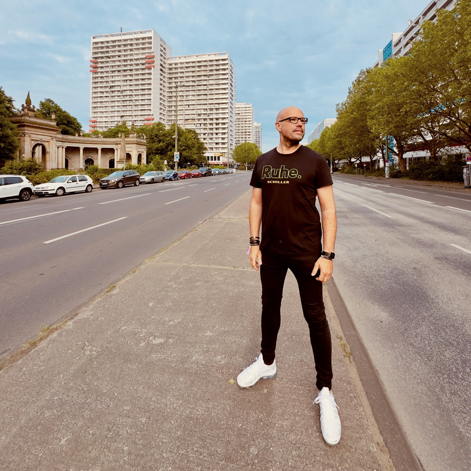 Summer in Berlin! This city can be very challenging during Winter. As soon as the sun comes out it provides a very special vibe which can be very rewarding. 

#schiller #summer #berlin #alphaville #happiness #thejourneycontinues #voyage #schillermusi