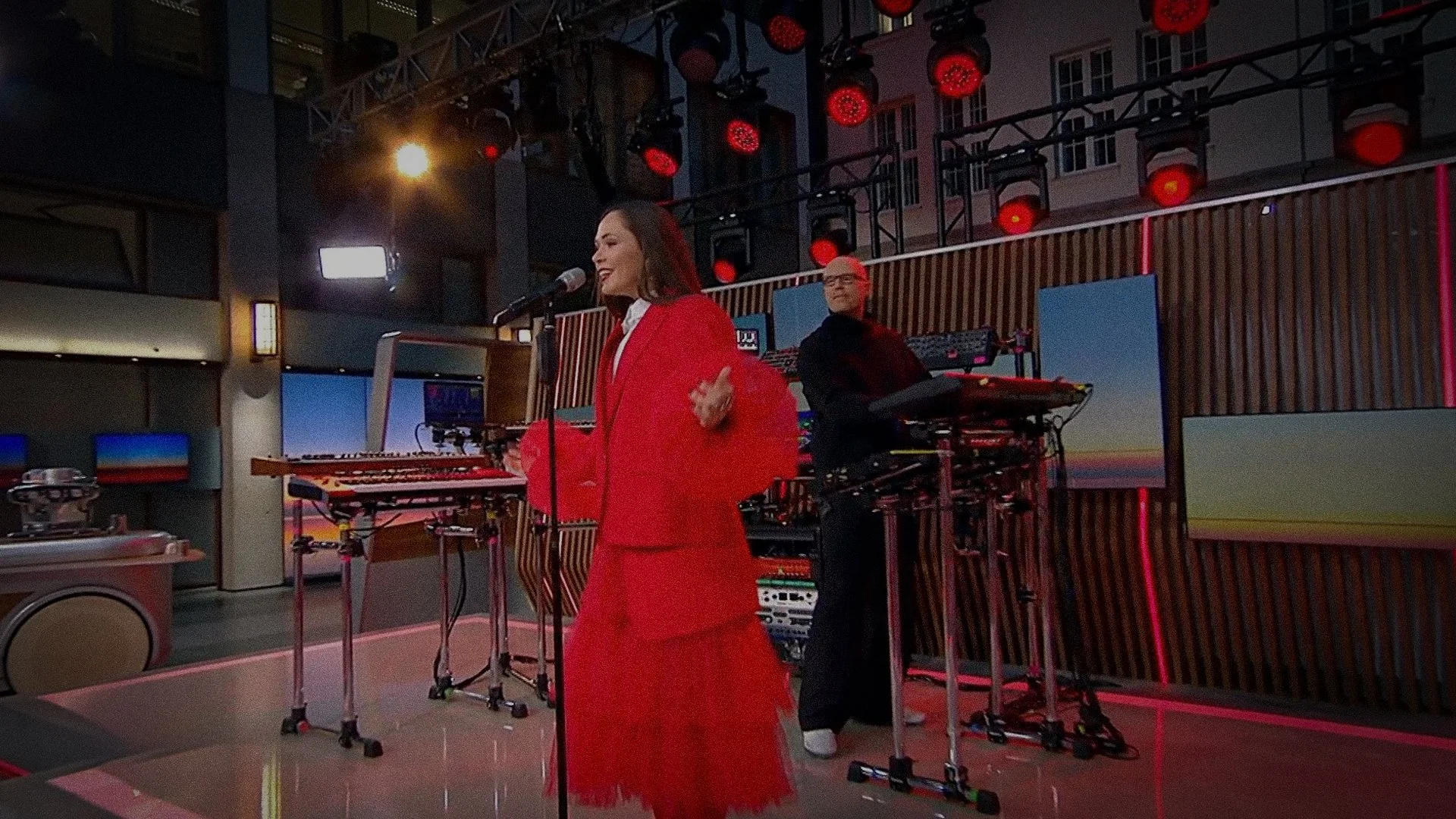 SCHILLER x Julia Sanina Live at Morning Show