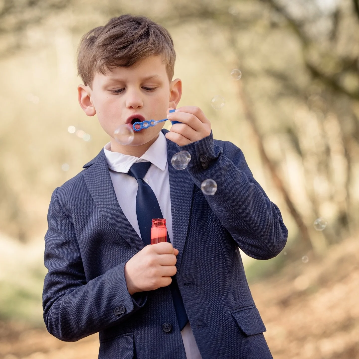 Vanaf 1 maart vlieg ik in de Communieshoots. 
Zelf nog niet aan gedacht om deze mijlpaal in beeld te laten brengen? Ik heb nog een paar plekjes vrij ! 

#communiefotografie #communiefoto #communieshoot  #communiefeest #lentefeest